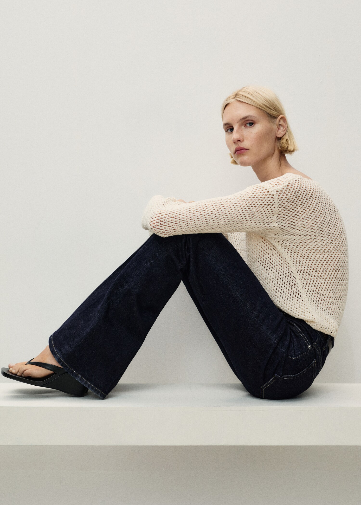 Violeta mid-rise rinse-washed flared jeans - Details of the article 2