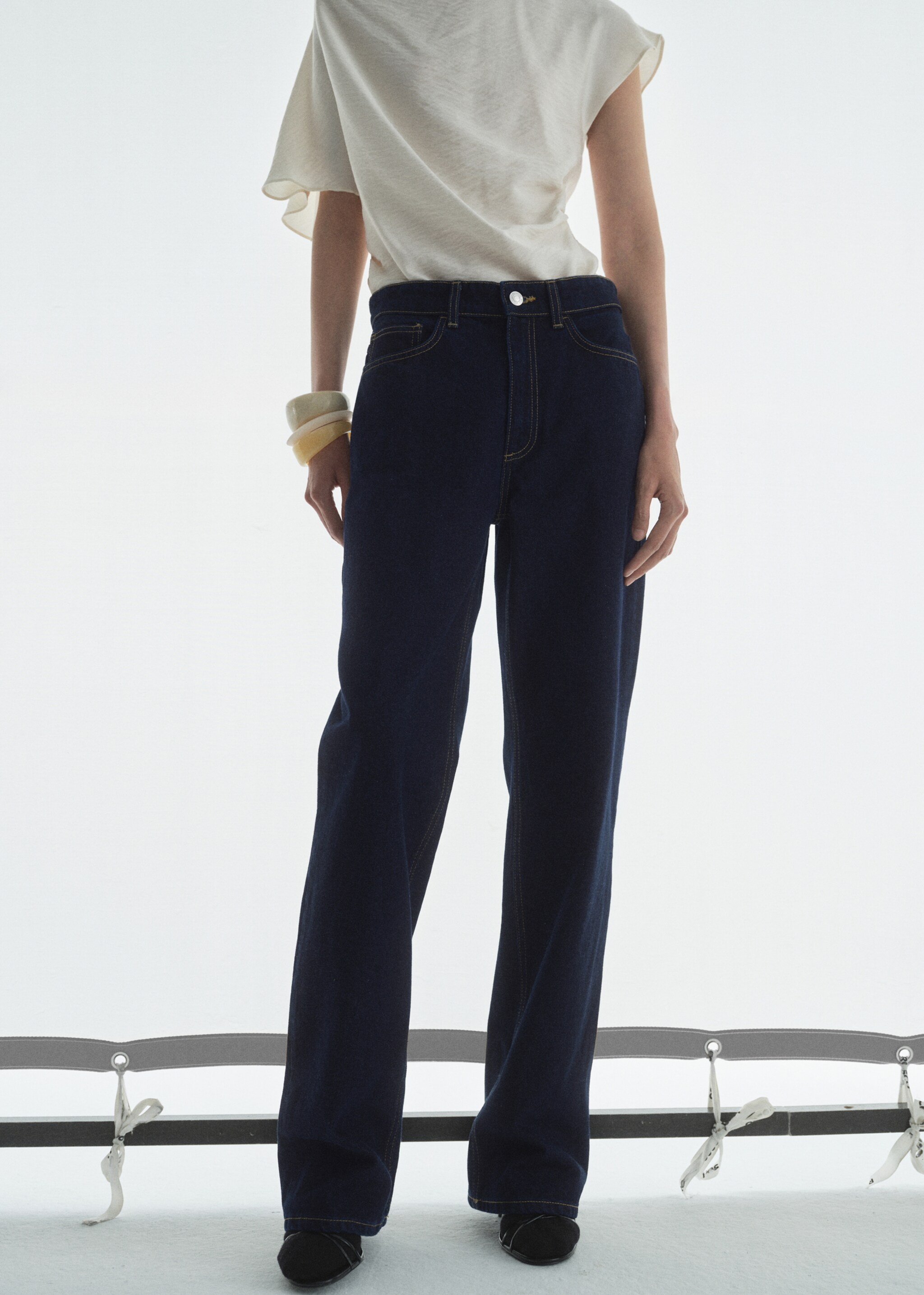 High-waisted straight-fit rinse-wash jeans - Medium plane