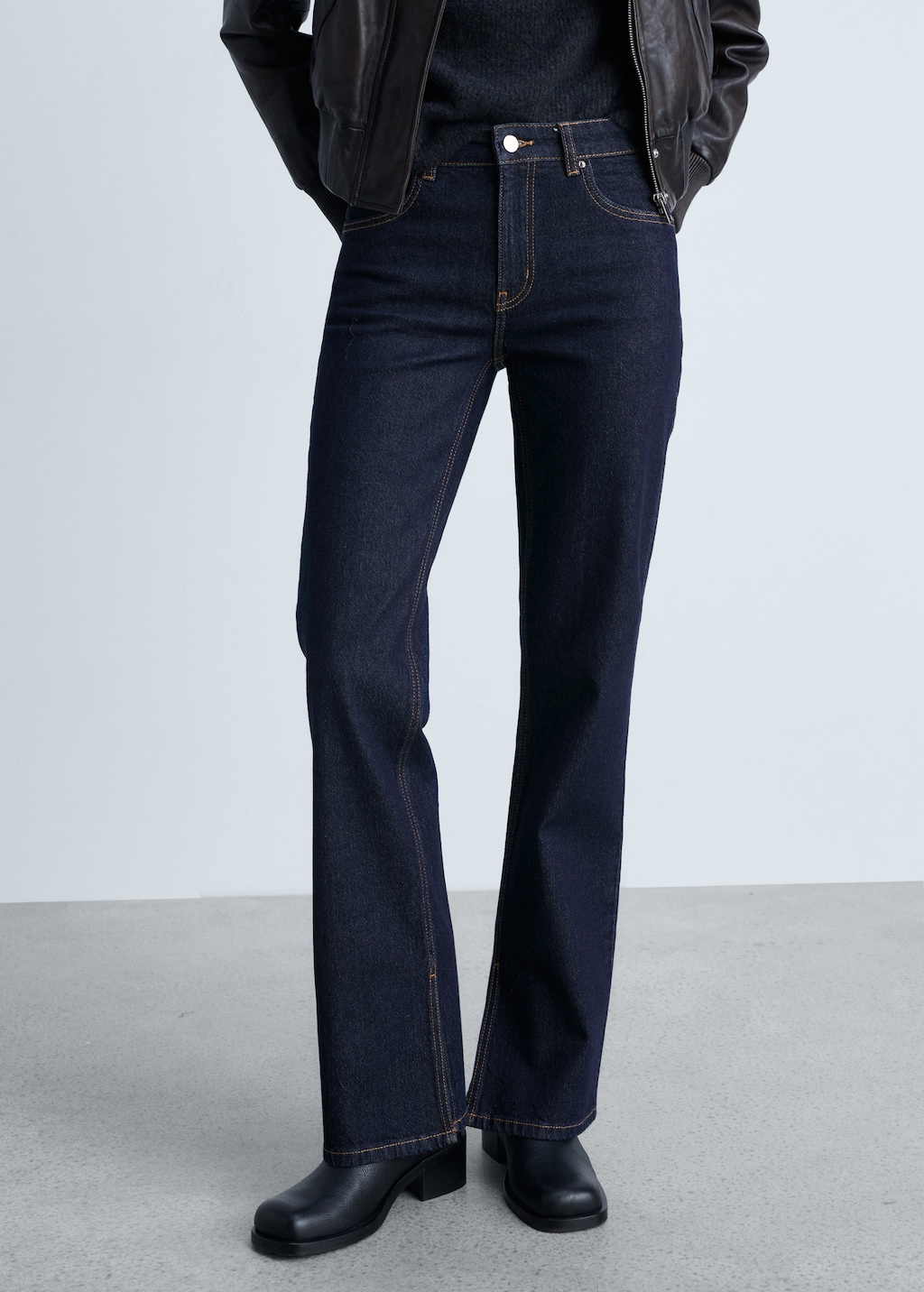 Jeans flare aberturas rinse wash