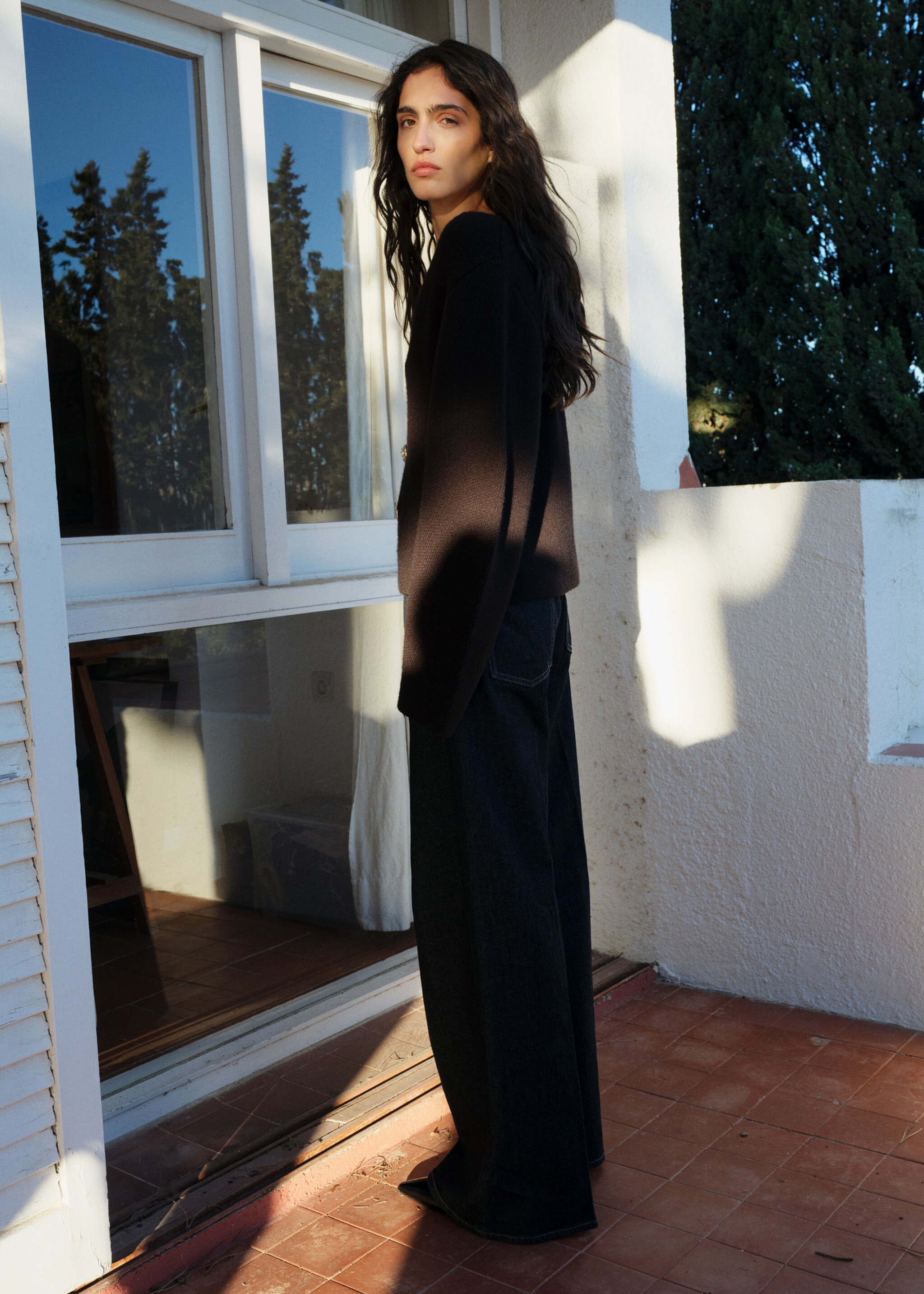 High-rise wide-leg rinse-wash jeans - Details of the article 1
