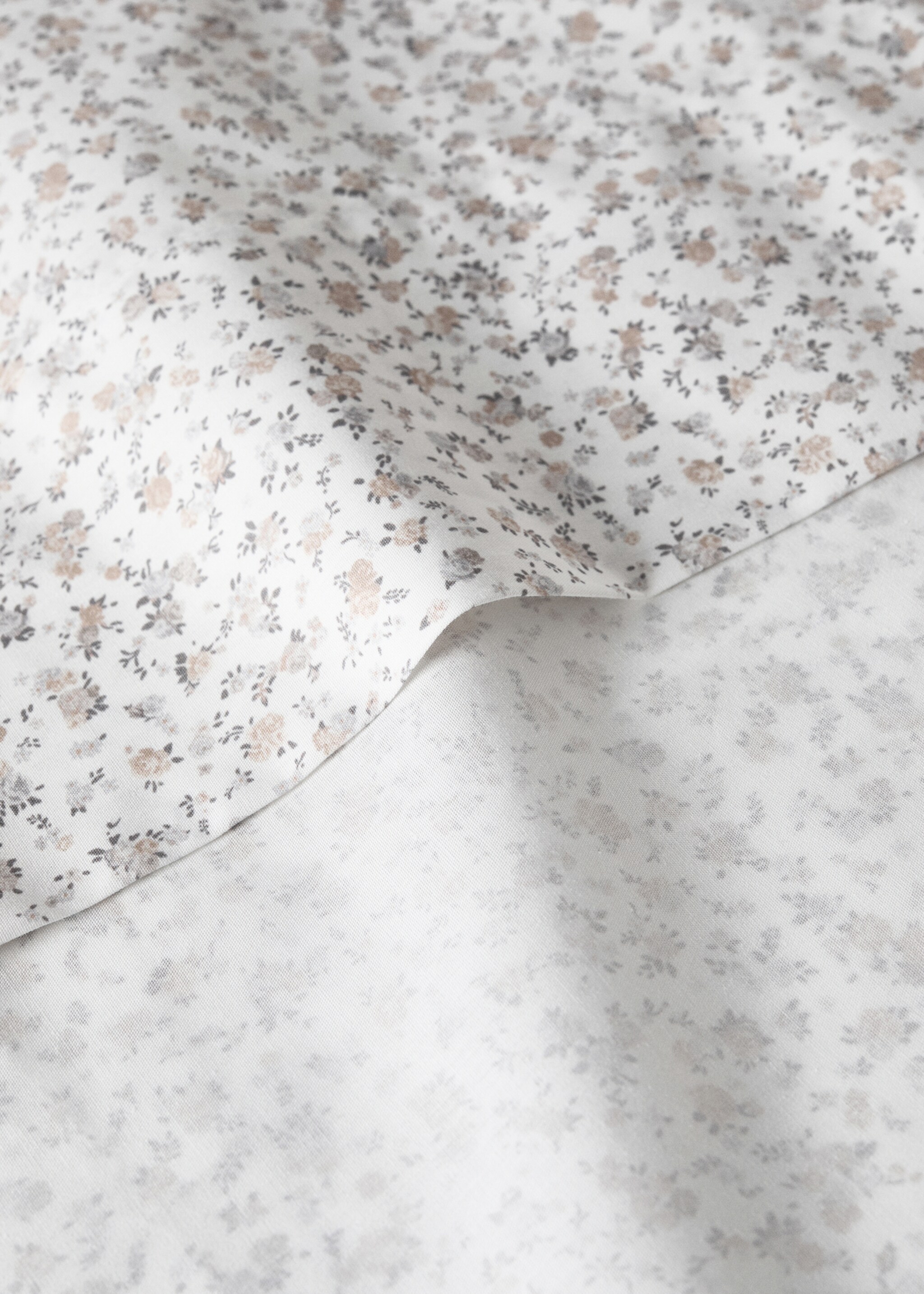 Cotton percale printed cotton top sheet for cot - Details of the article 1, Beige. Ref: 87014089-00.