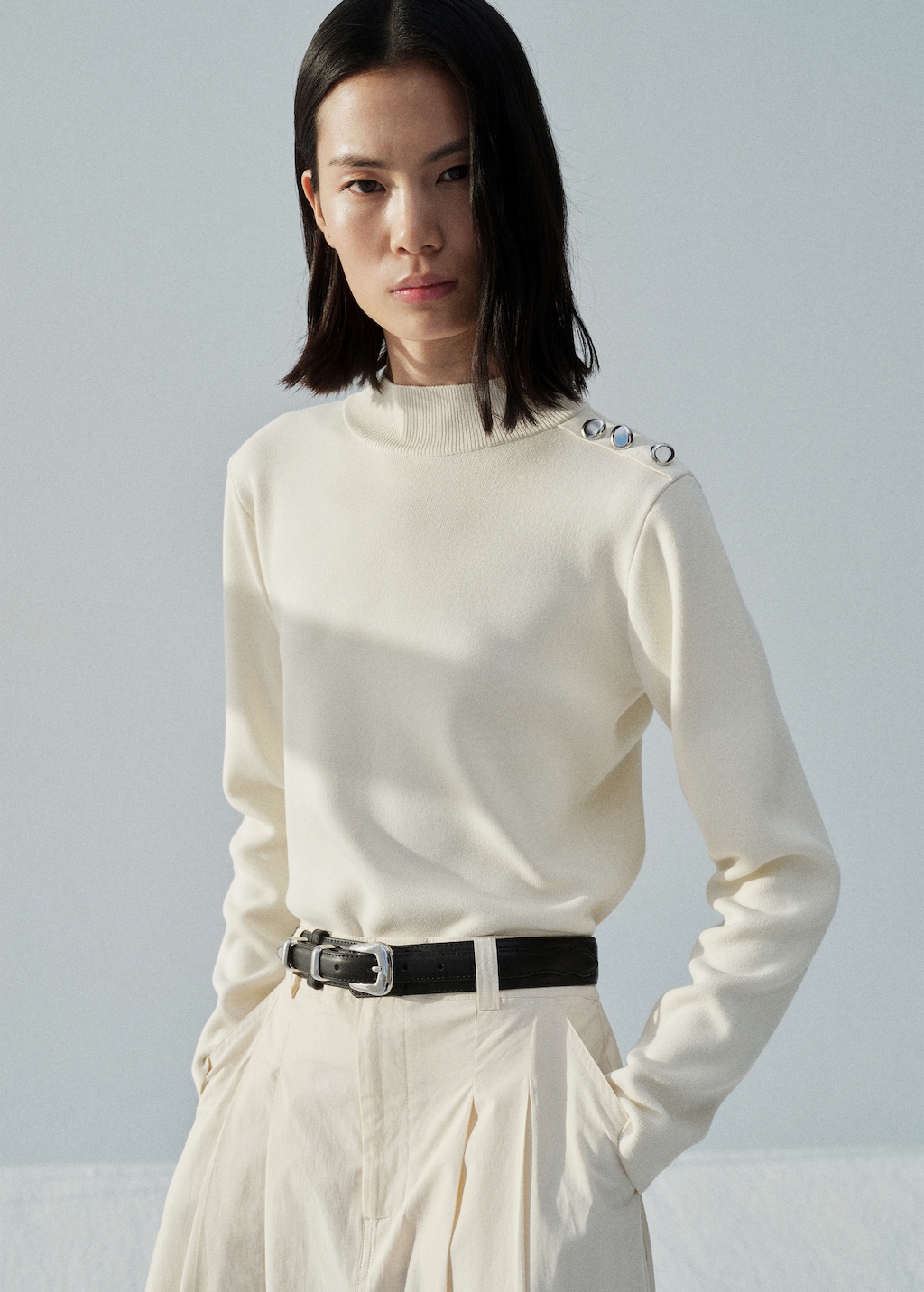 Buttons detail knit sweater