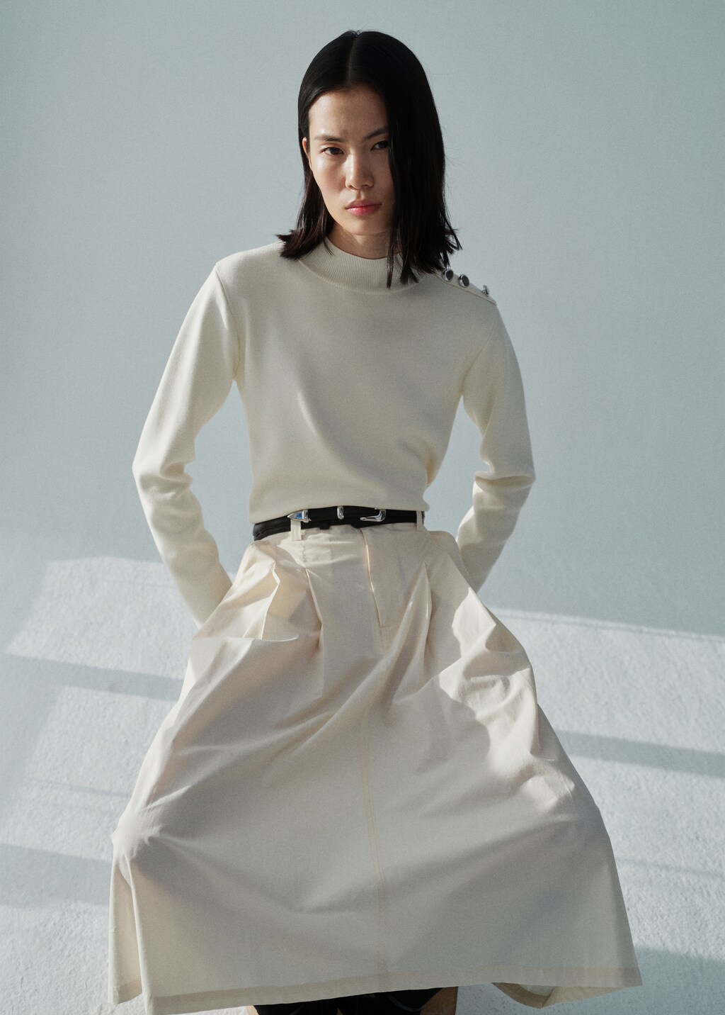 Buttons detail knit sweater