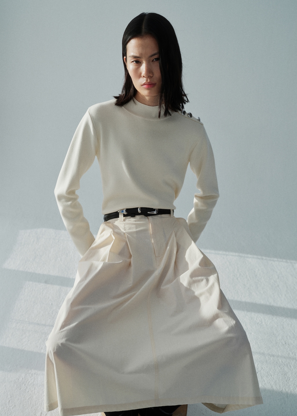 Buttons detail knit sweater