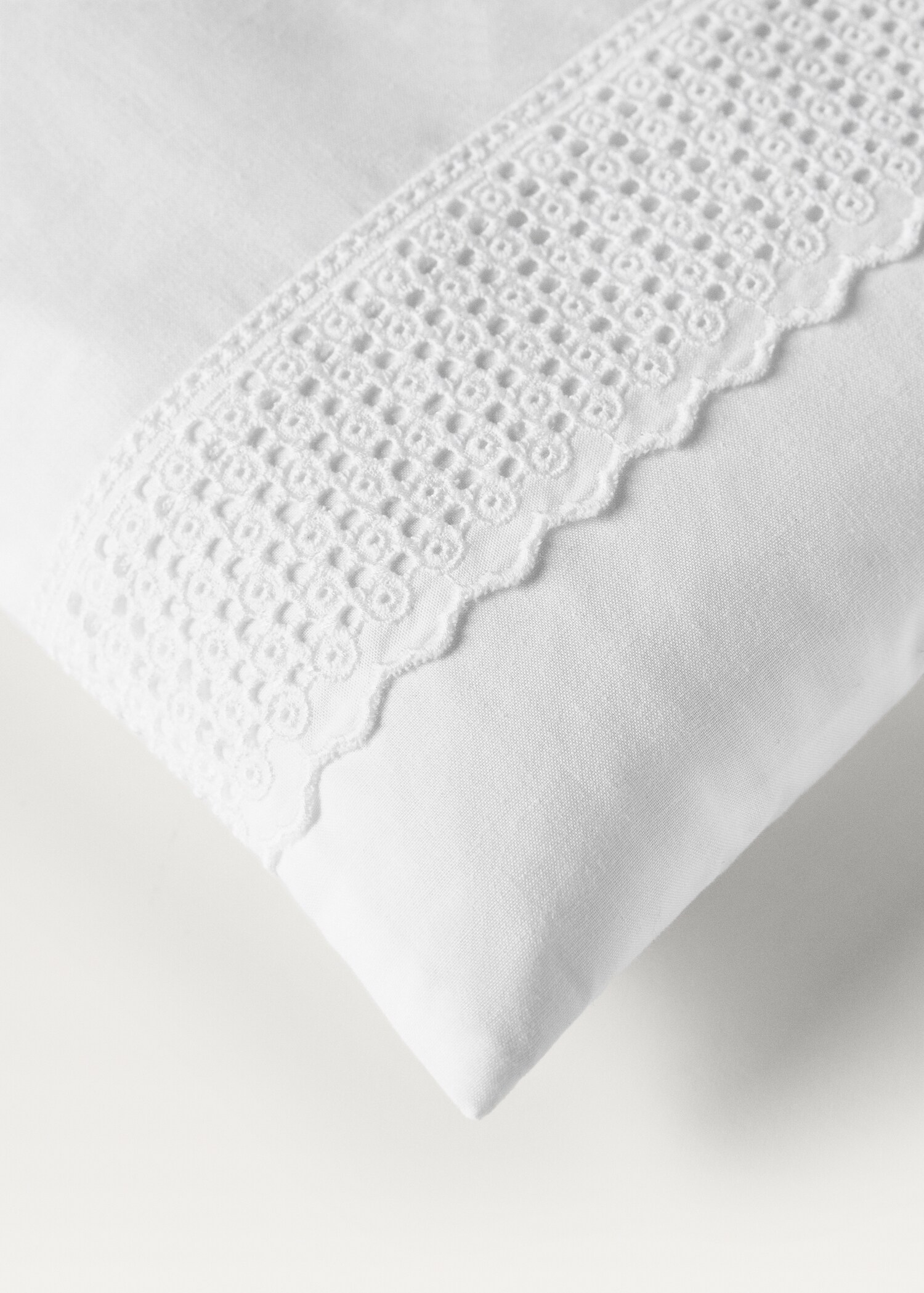 Ensemble drap plat et taie d’oreiller mini berceau brodé - Détail de l'article 3