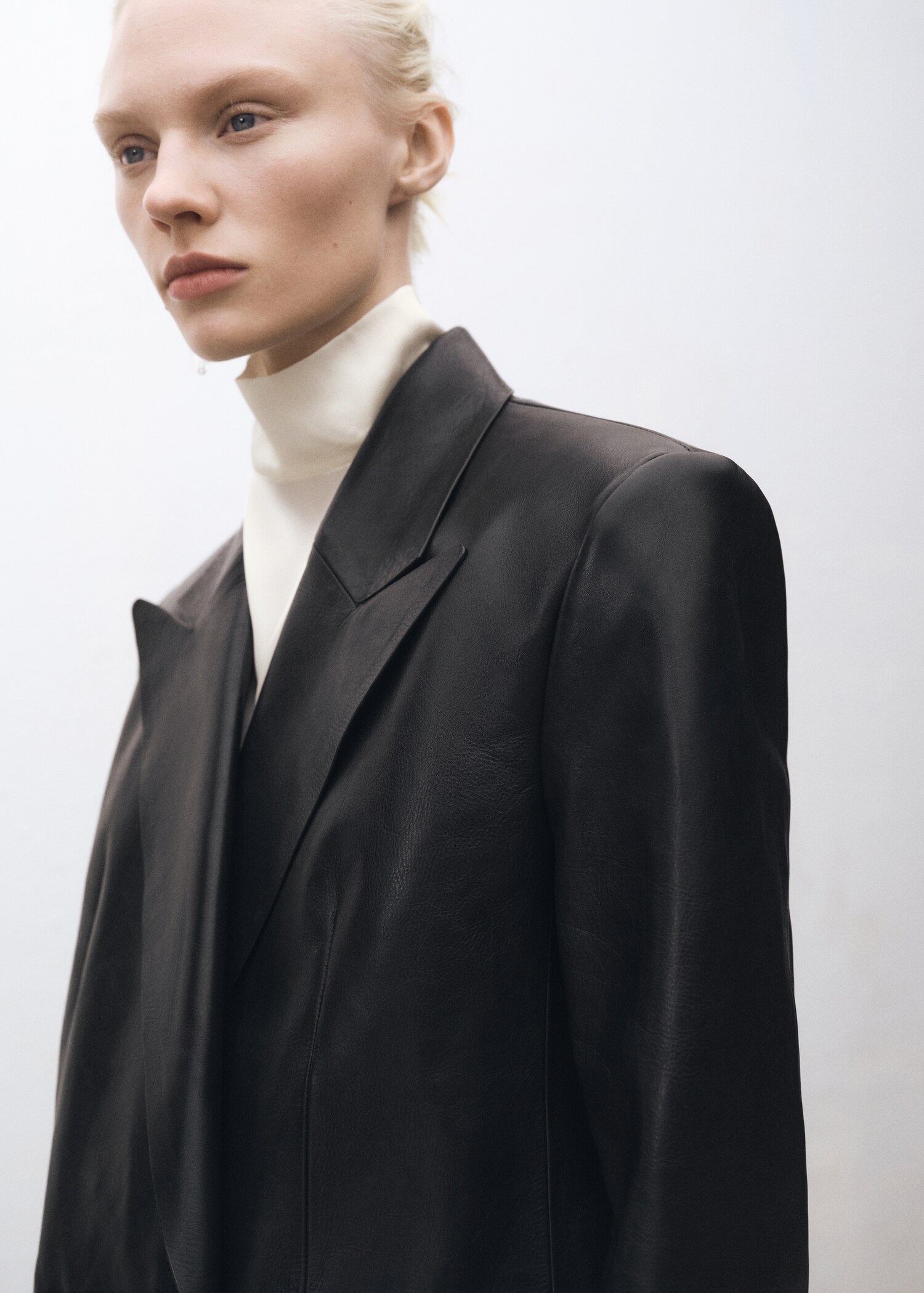 Double-breasted leather jacket - Details of the article 1