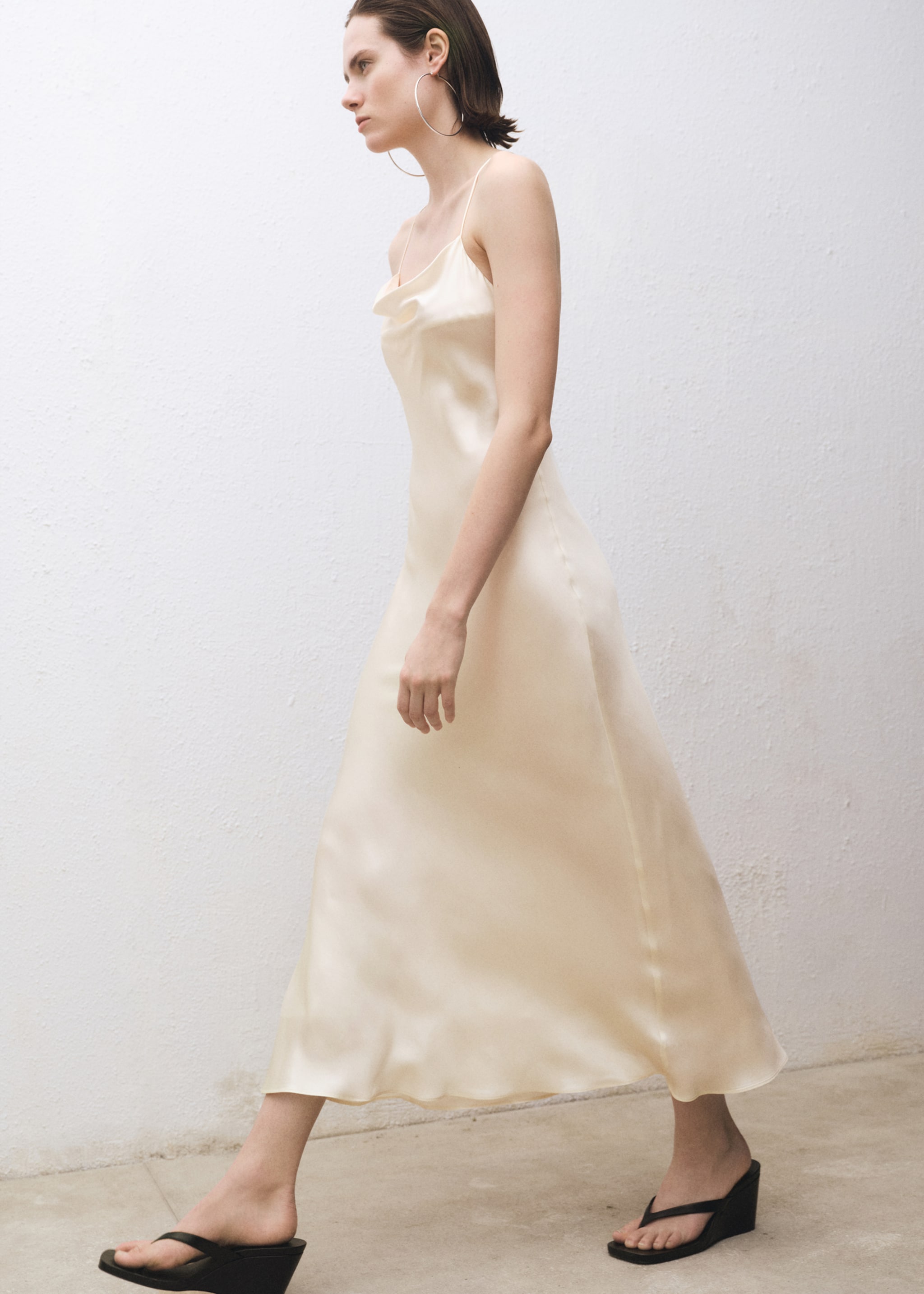 Silk dress with draped neckline - Details of the article 2