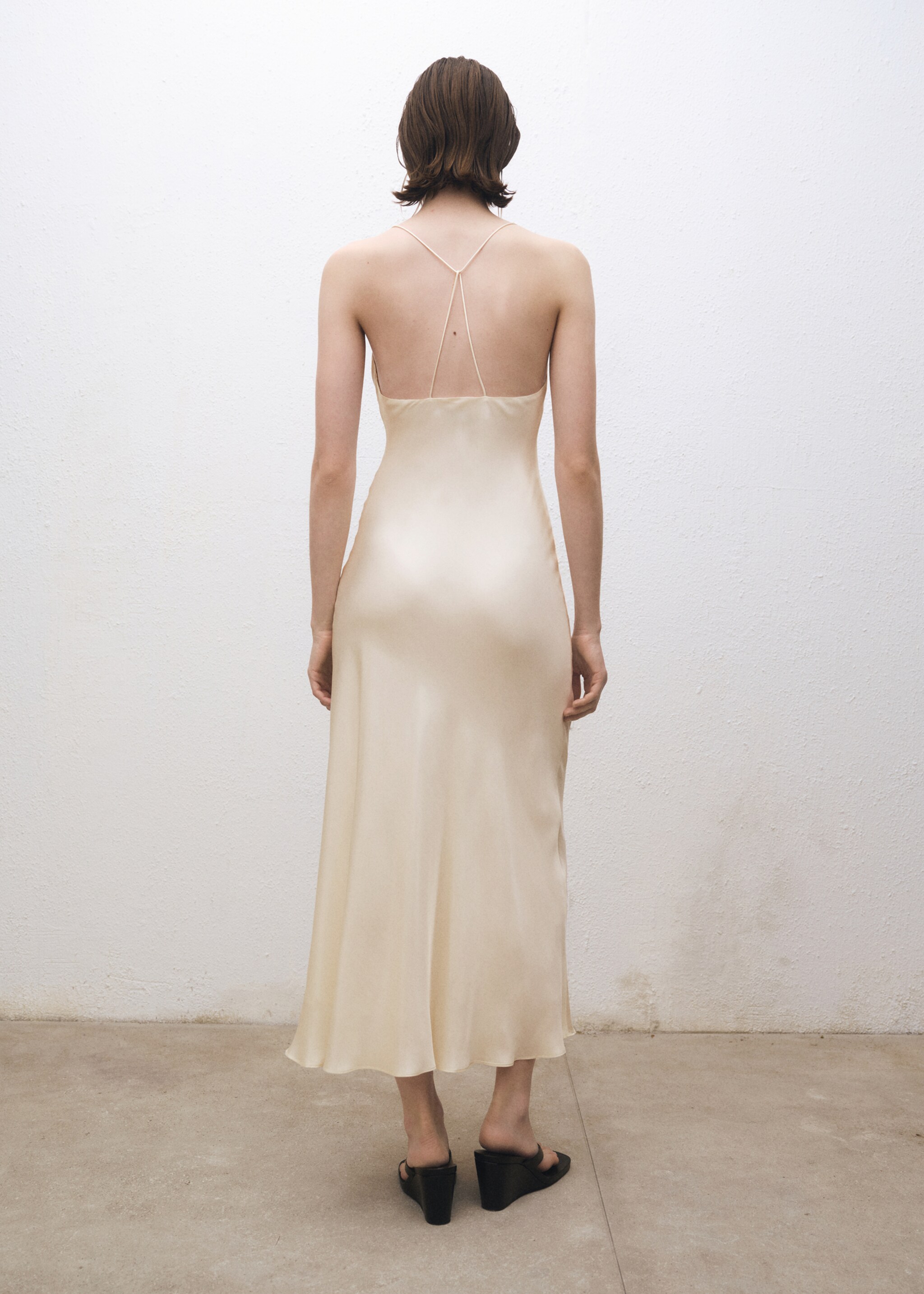 Vestido seda escote drapeado - Reverso del artículo