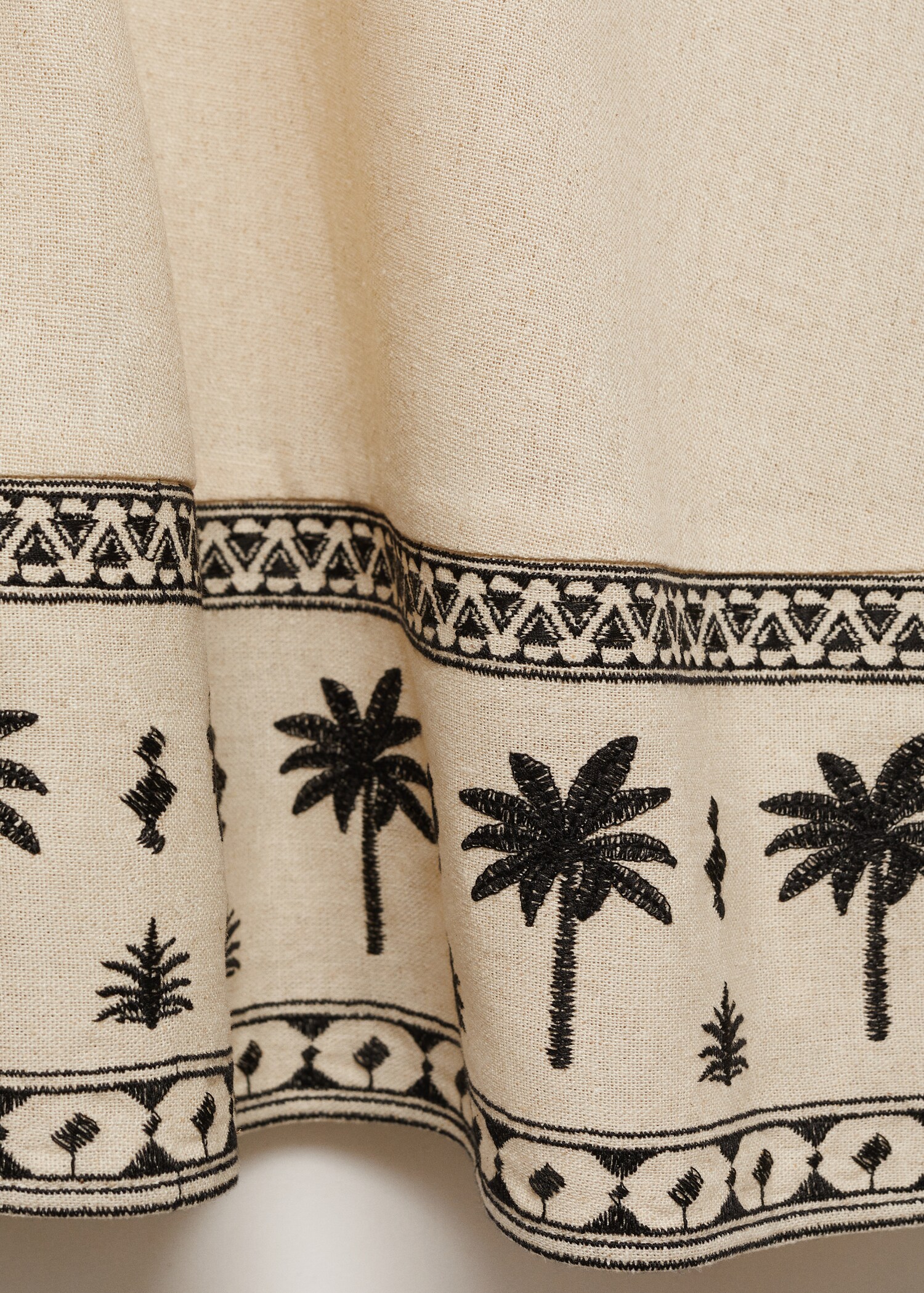 Baumwollkleid mit Lochmuster - Detail des Artikels 0
