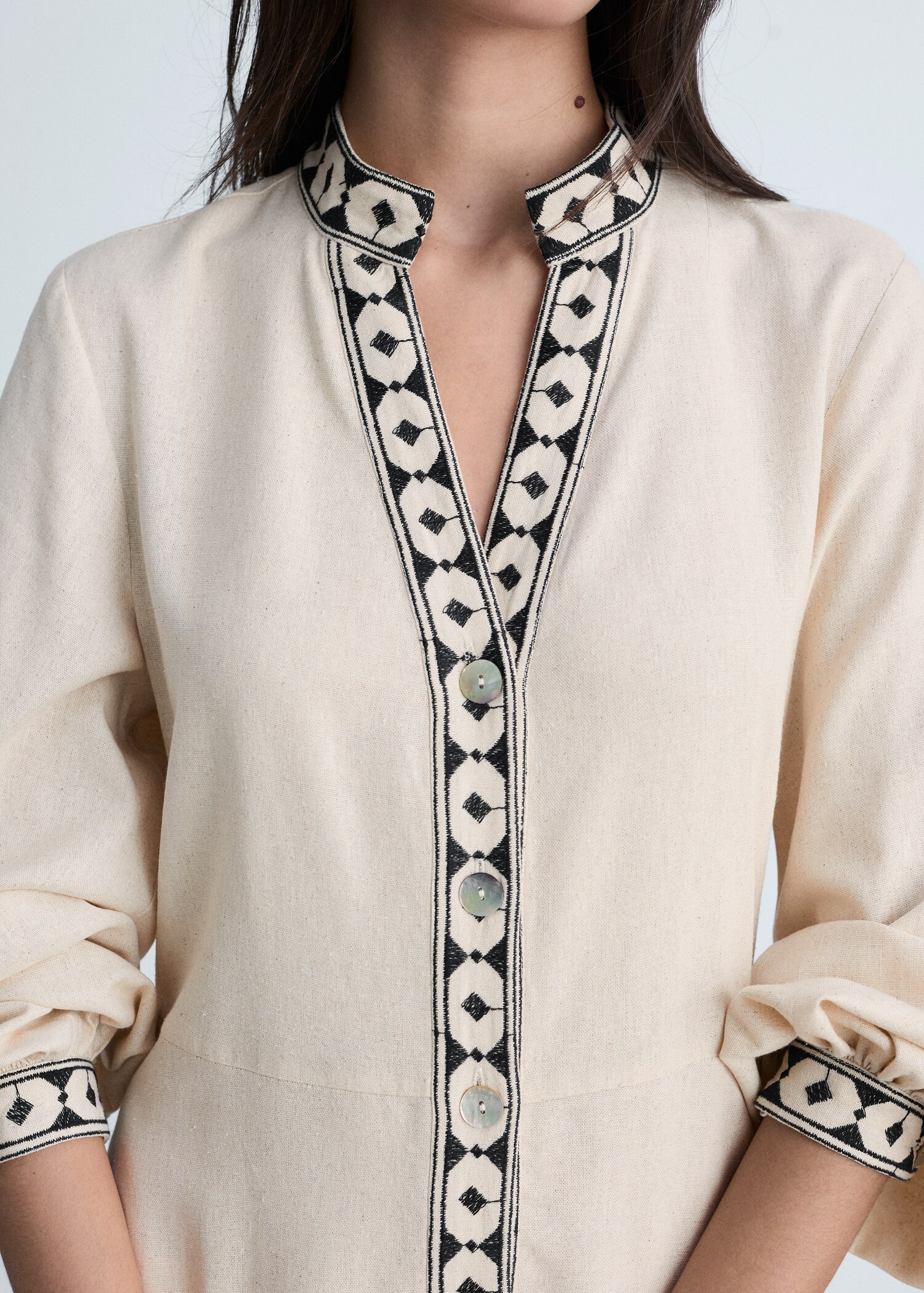 Baumwollkleid mit Lochmuster - Detail des Artikels 6