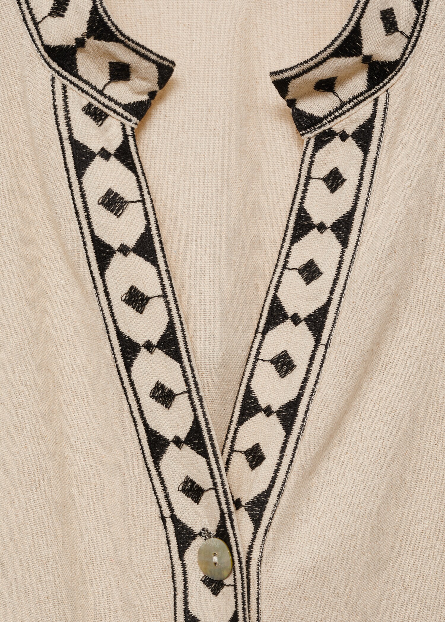 Baumwollkleid mit Lochmuster - Detail des Artikels 8