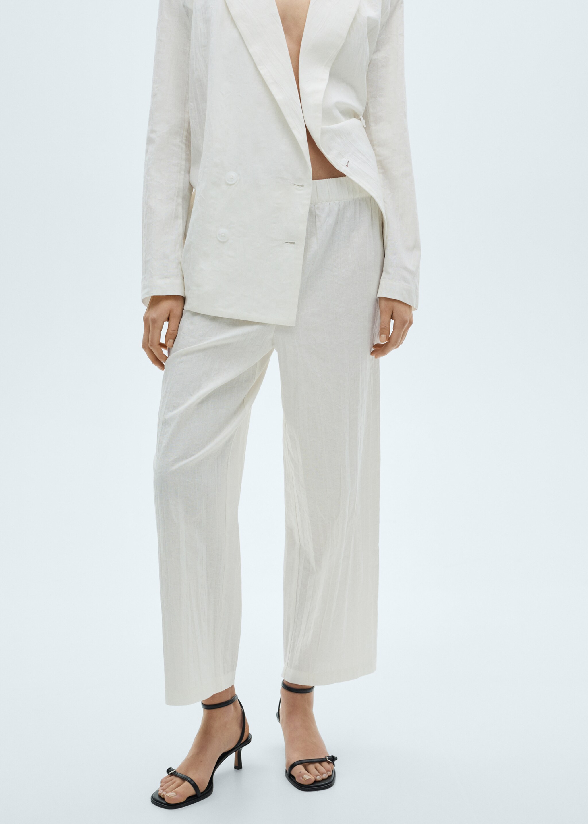 Pantalón traje culotte mezcla lino - Plano medio