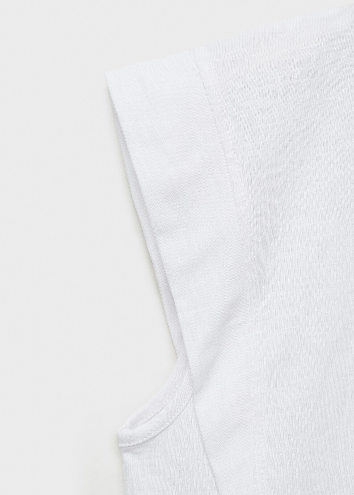 Pleated T-shirt - Details of the article 8