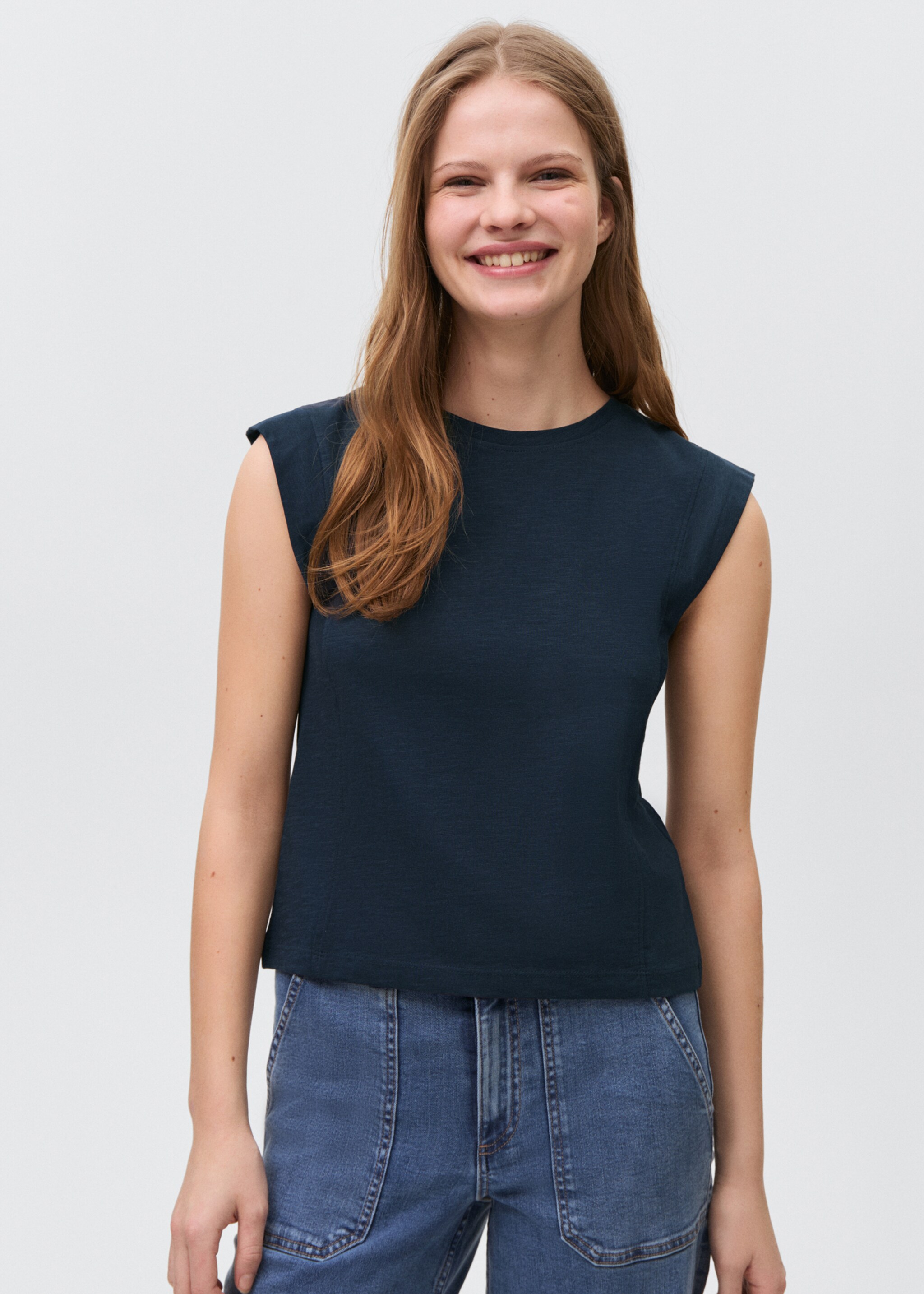 T-Shirt mit Falten - Mittlere Ansicht