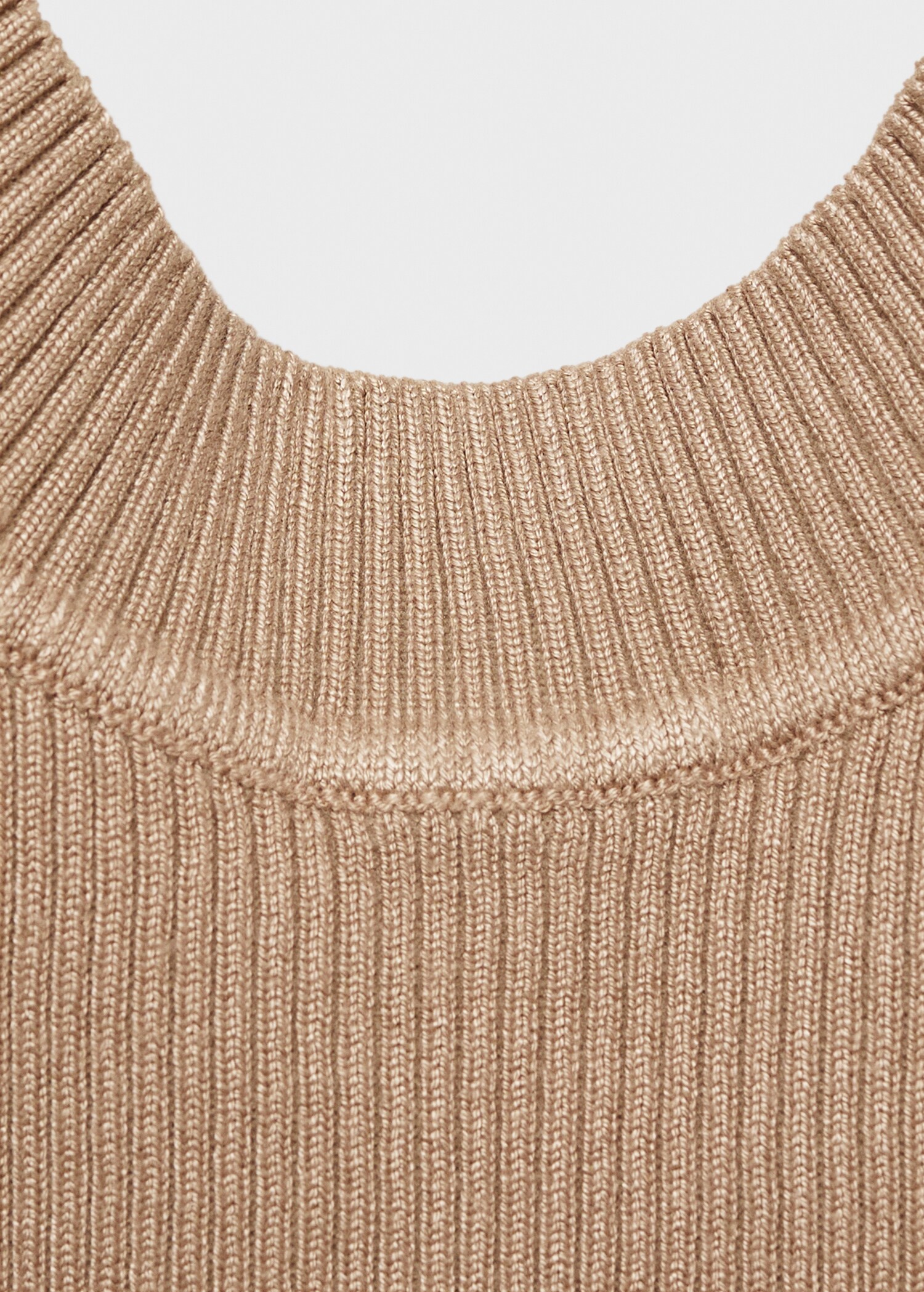 Geribde top met open rug - Detail van het artikel 8