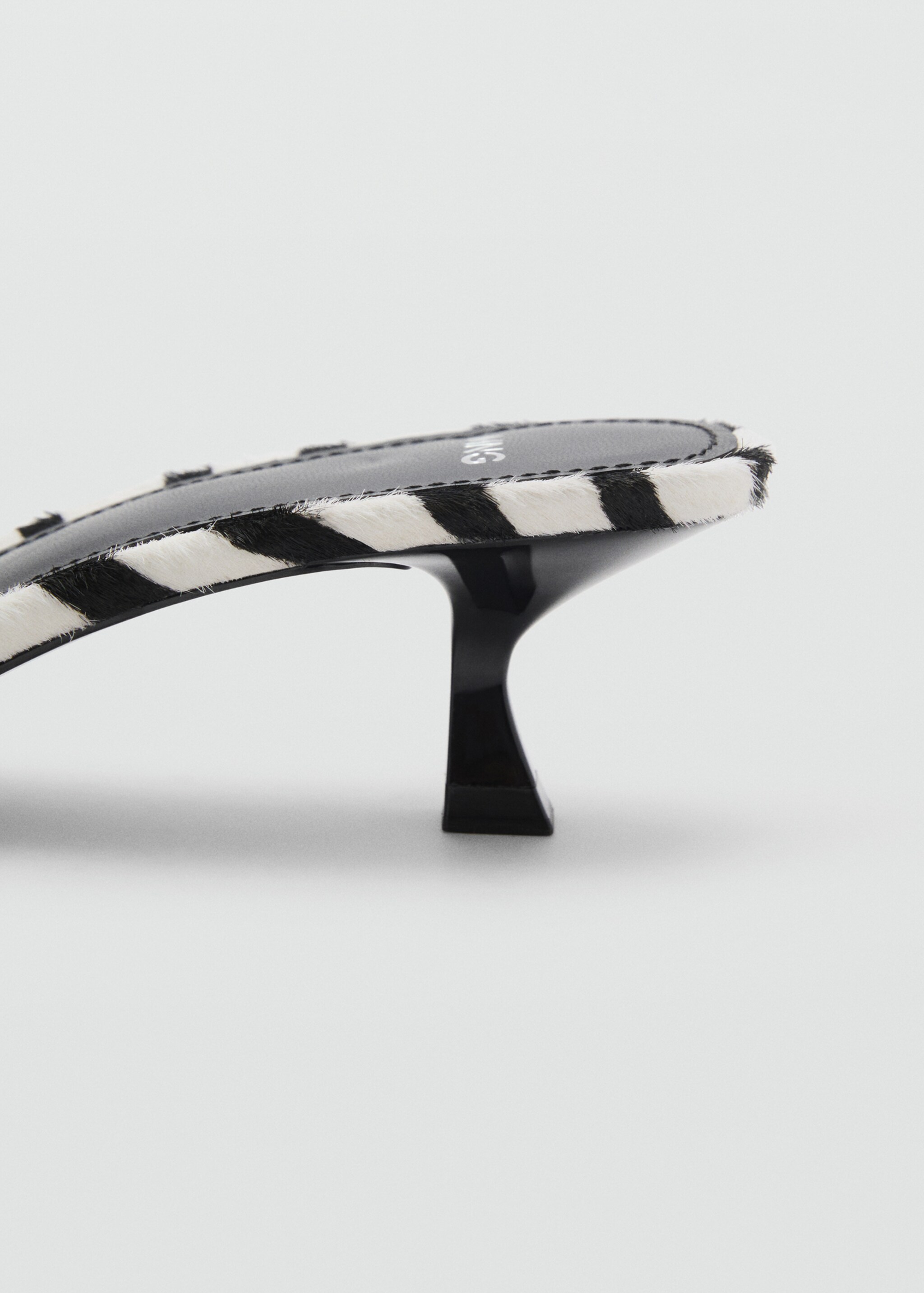 Zebra-print fur sandals - Details of the article 1