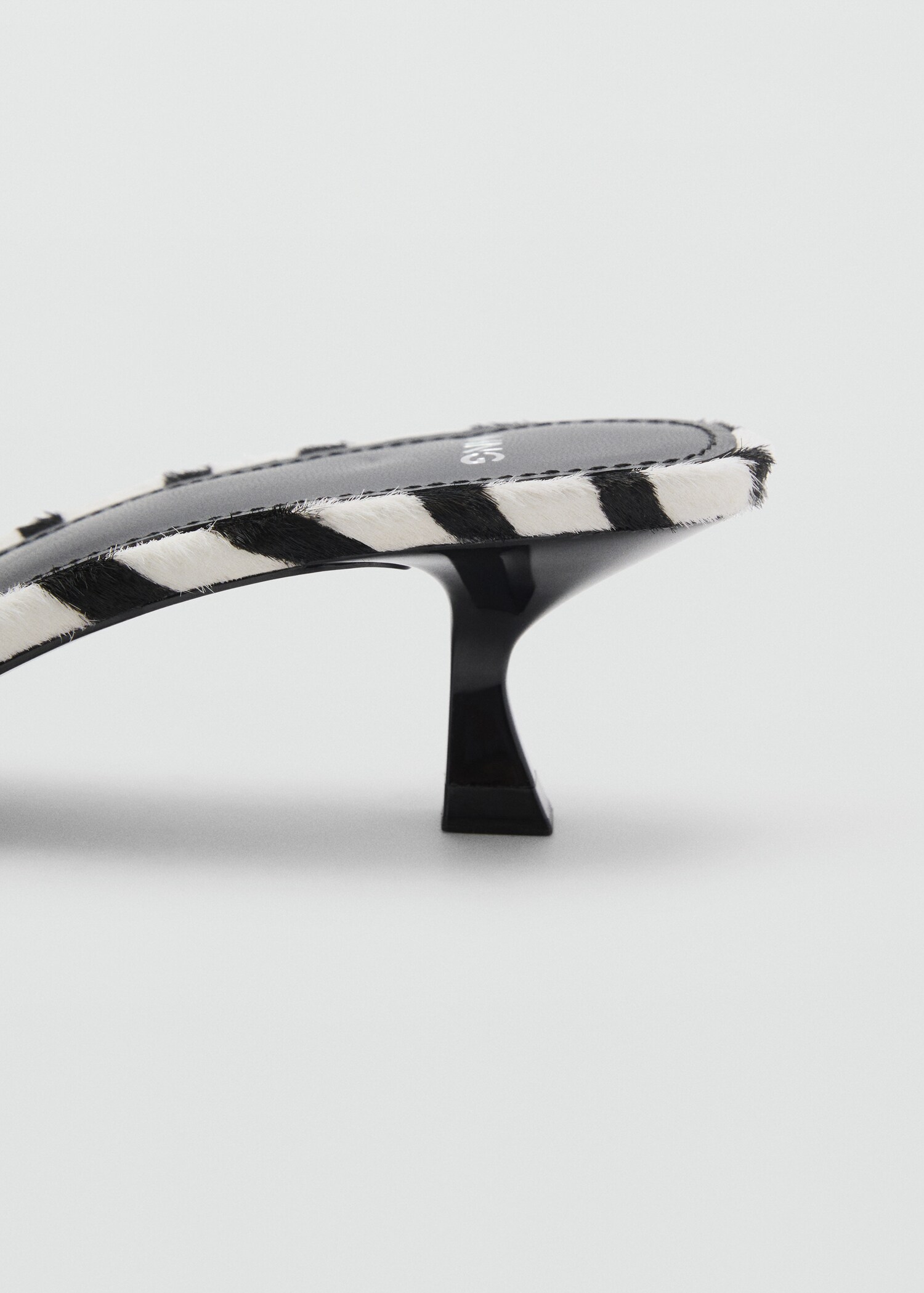 Zebra-print fur sandals - Details of the article 1