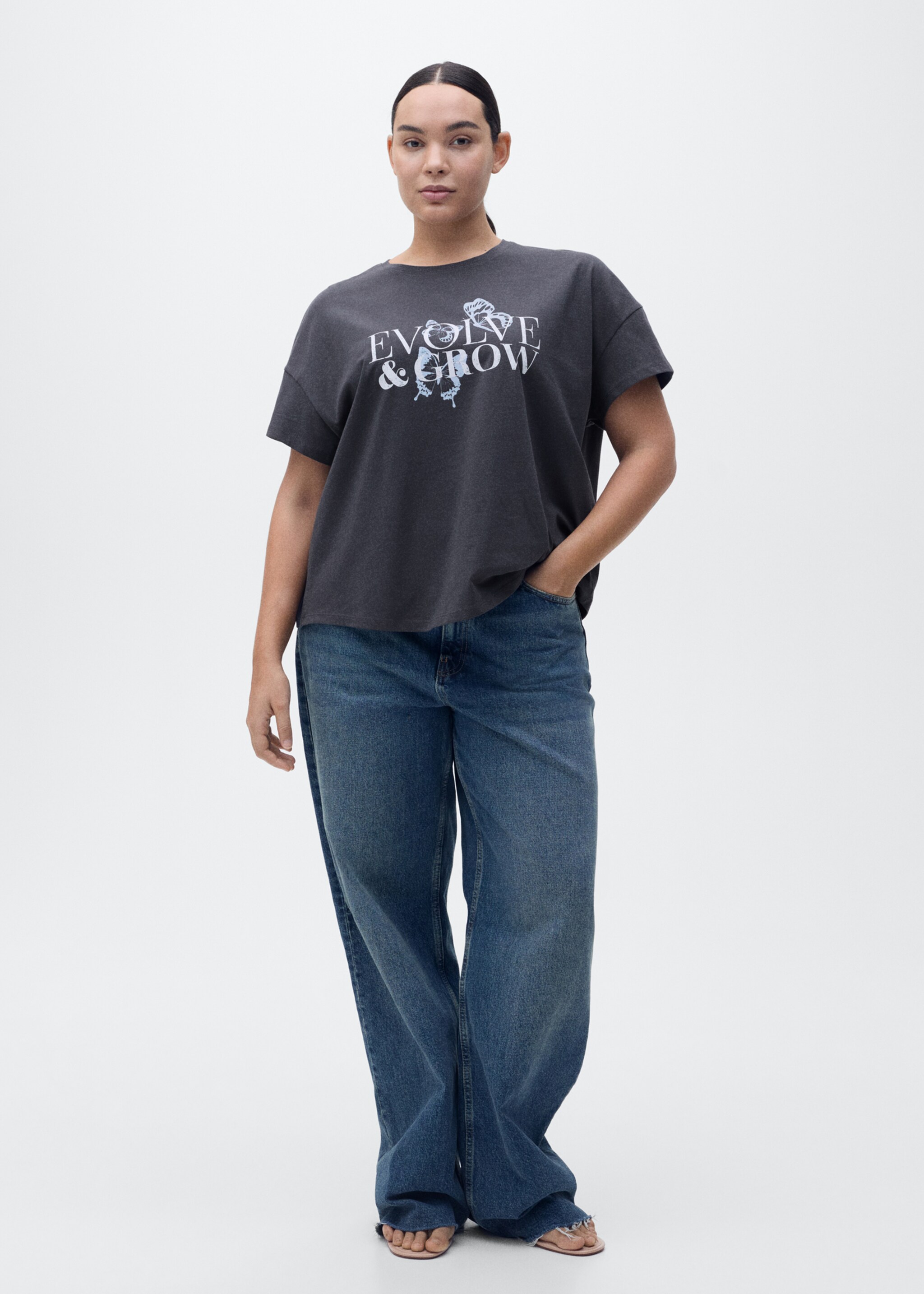 Cotton t-shirt with printed message - Details of the article 3