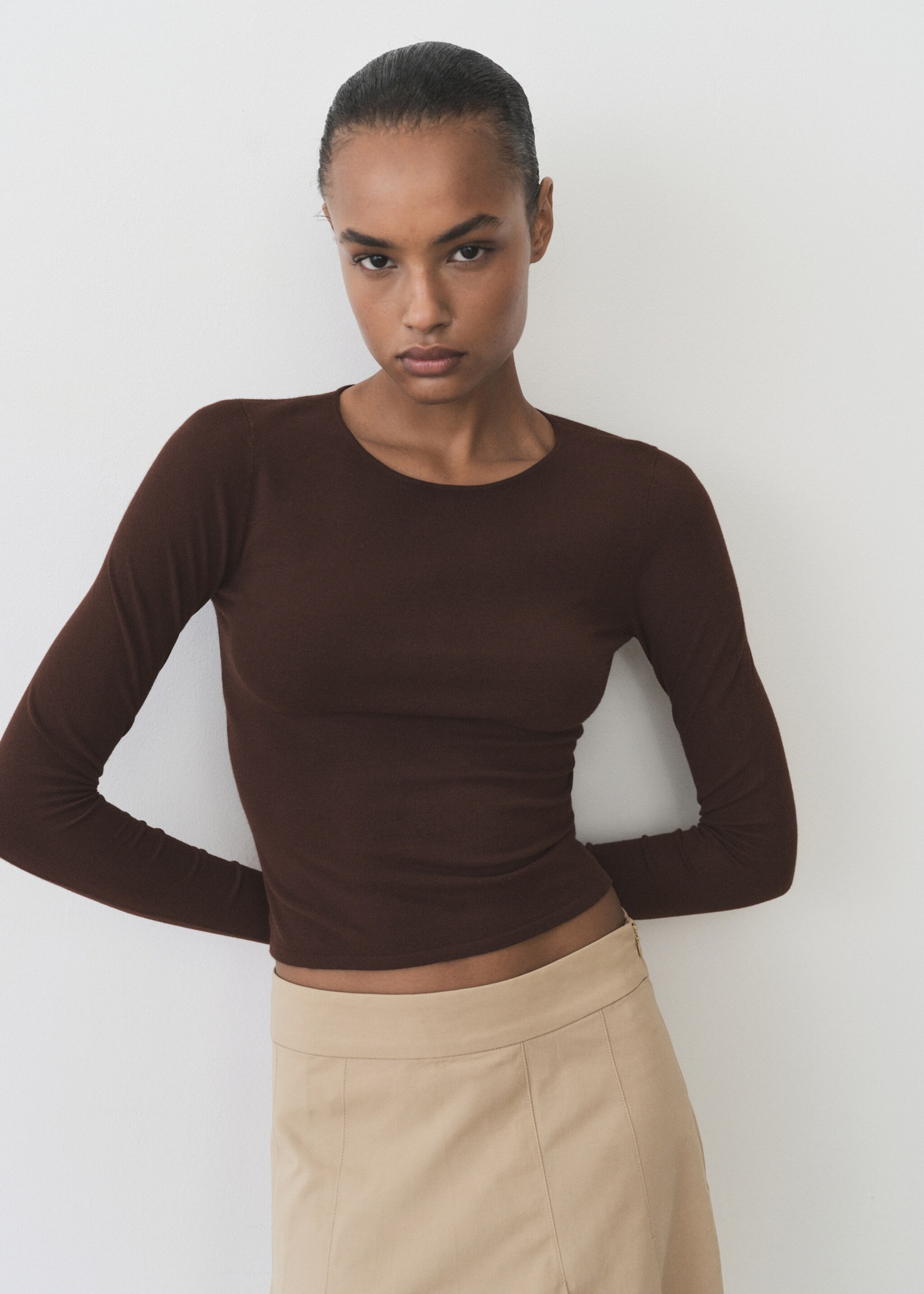 Figurbetonter Feinstrickpullover - Mittlere Ansicht