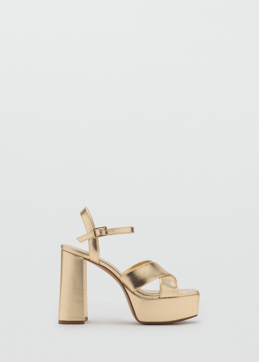 Metallic straps sandals