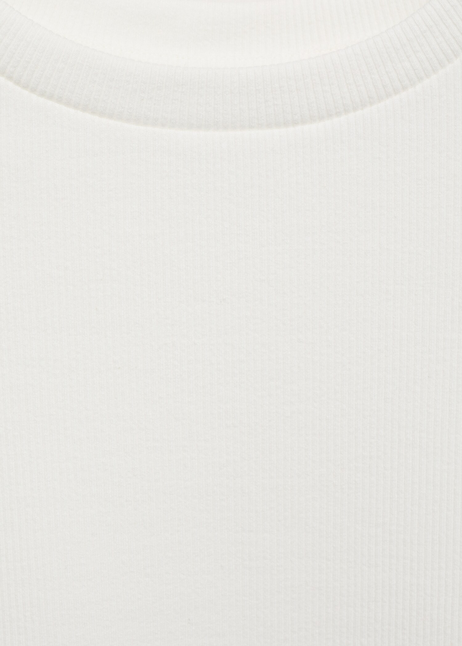 Ribbed t-shirt with die-cut trim - Details of the article 8