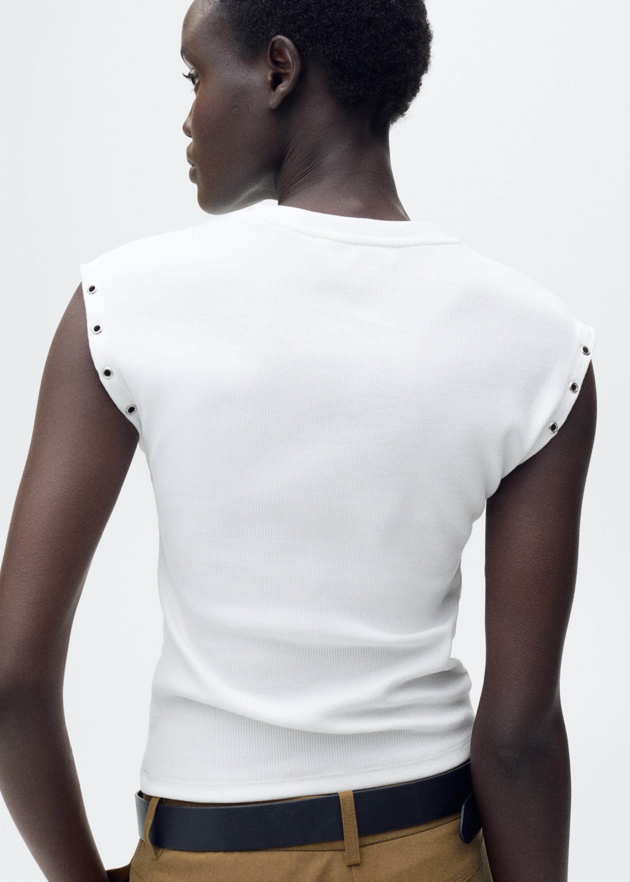 Camiseta canalé ribete troquelado - Reverso del artículo