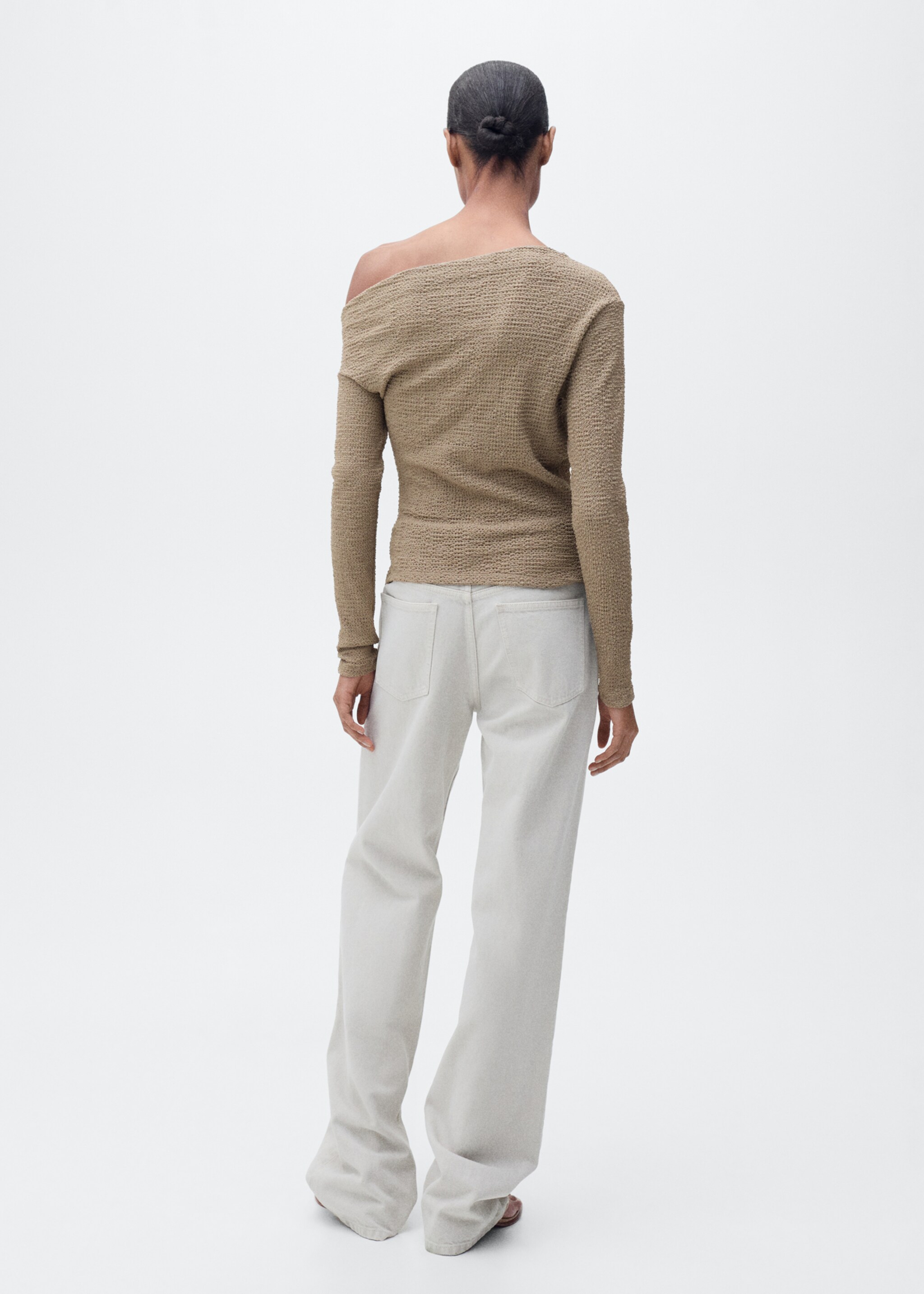 Textured asymmetrical neck t-shirt - Reverse of the article