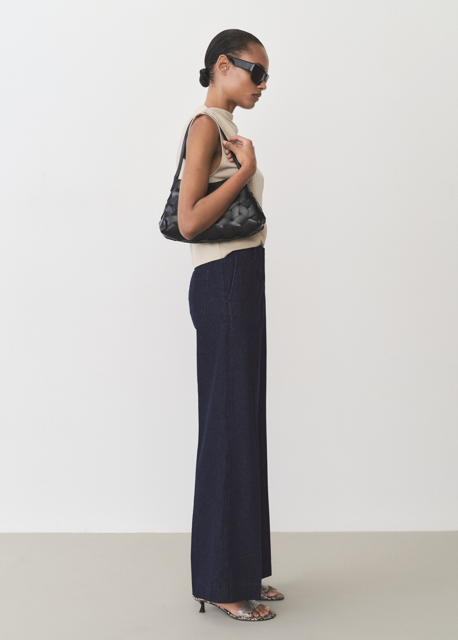 Wide-leg denim trousers - Details of the article 2