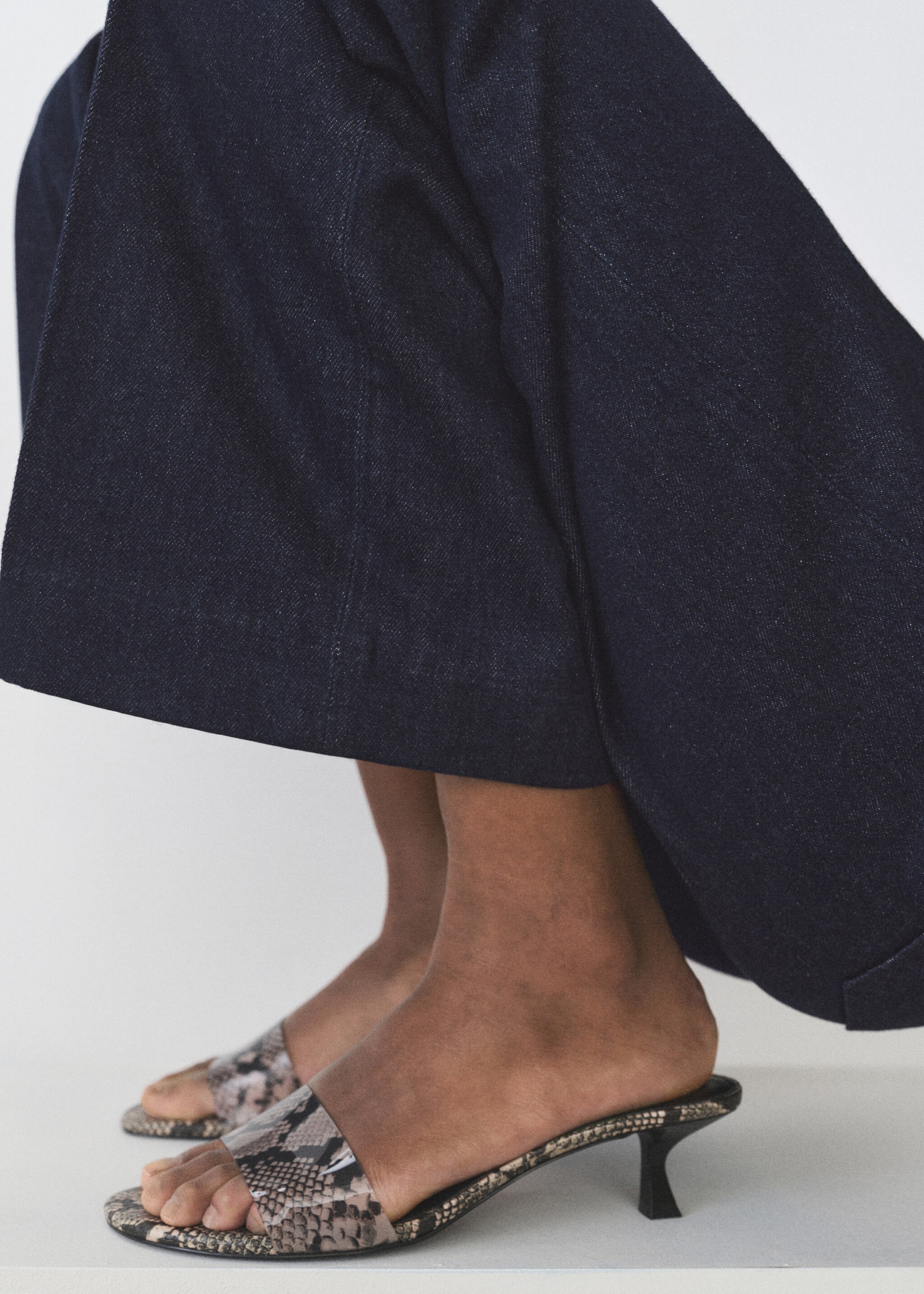 Wide-leg denim trousers - Details of the article 3