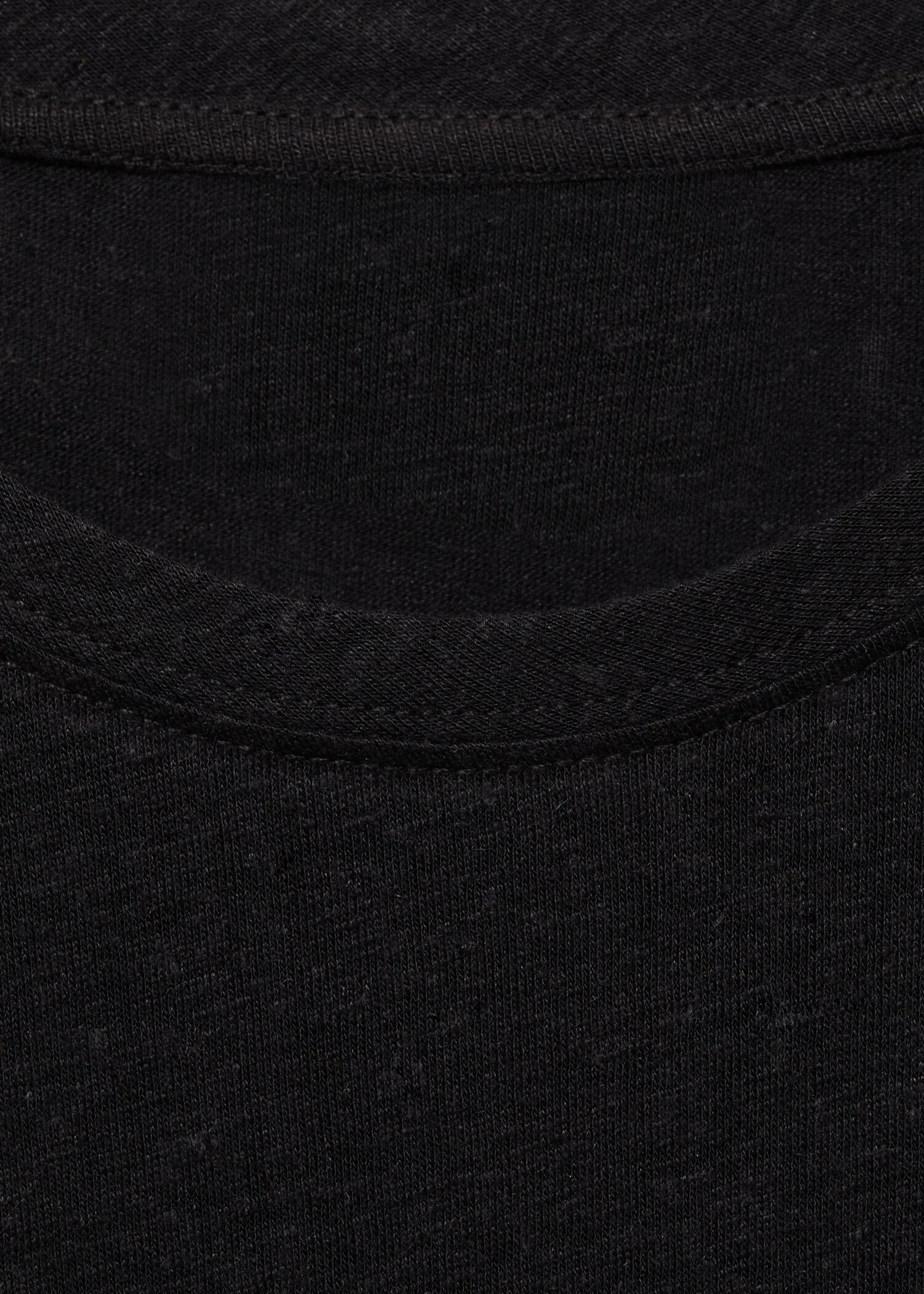 Linen slim-fit t-shirt - Details of the article 8