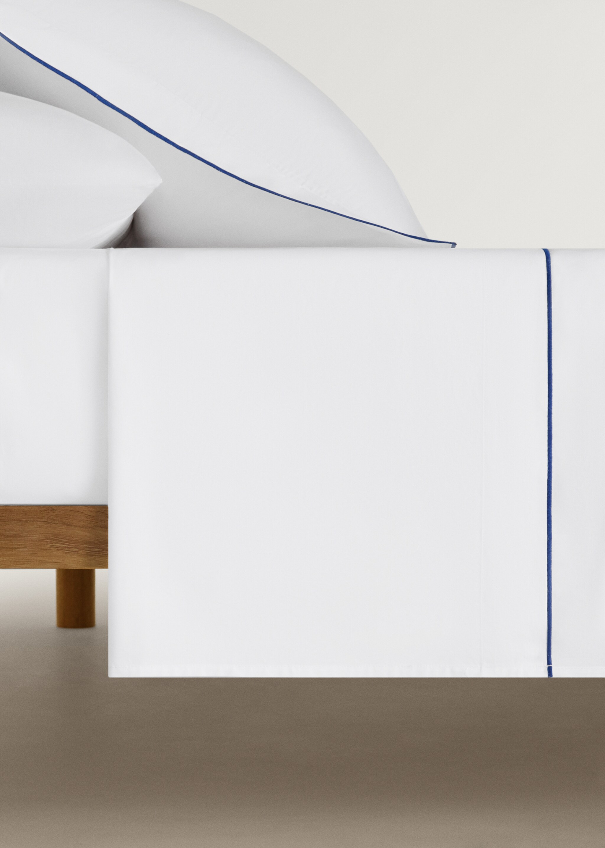 Bovenlaken perkalkatoen met contrasterende overlock bed 150/160 cm - Artikel zonder model