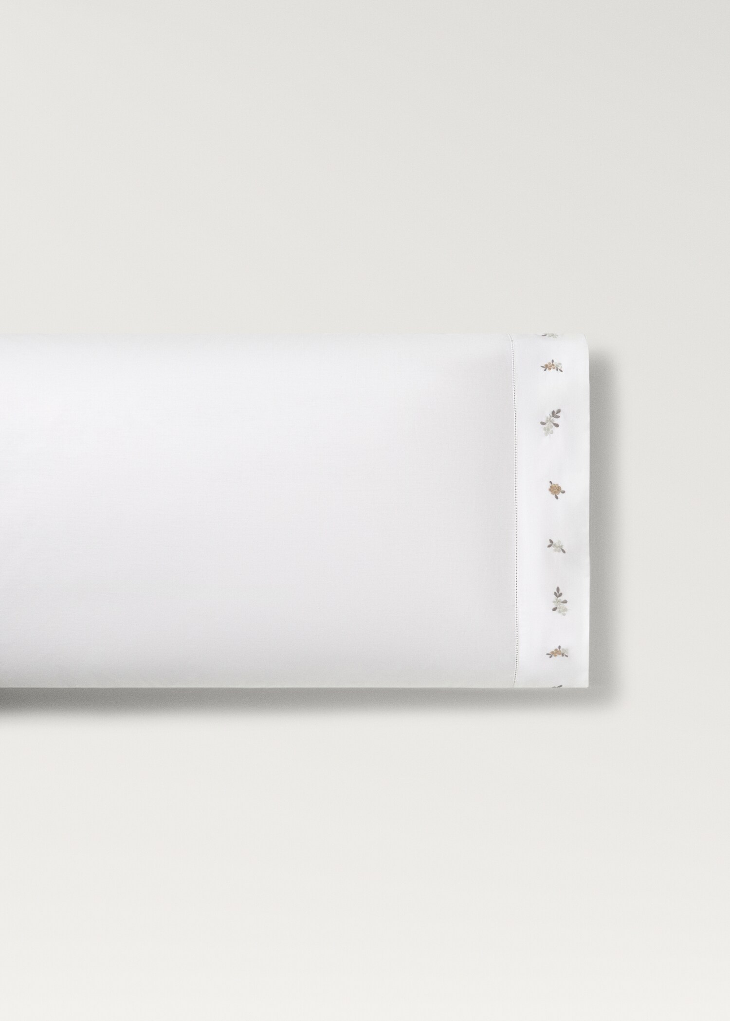 Kinderkopfkissenbezug aus Baumwoll-Perkal mit gesticktem Blumenmotiv,  45 x 110 cm - Artikel ohne Model