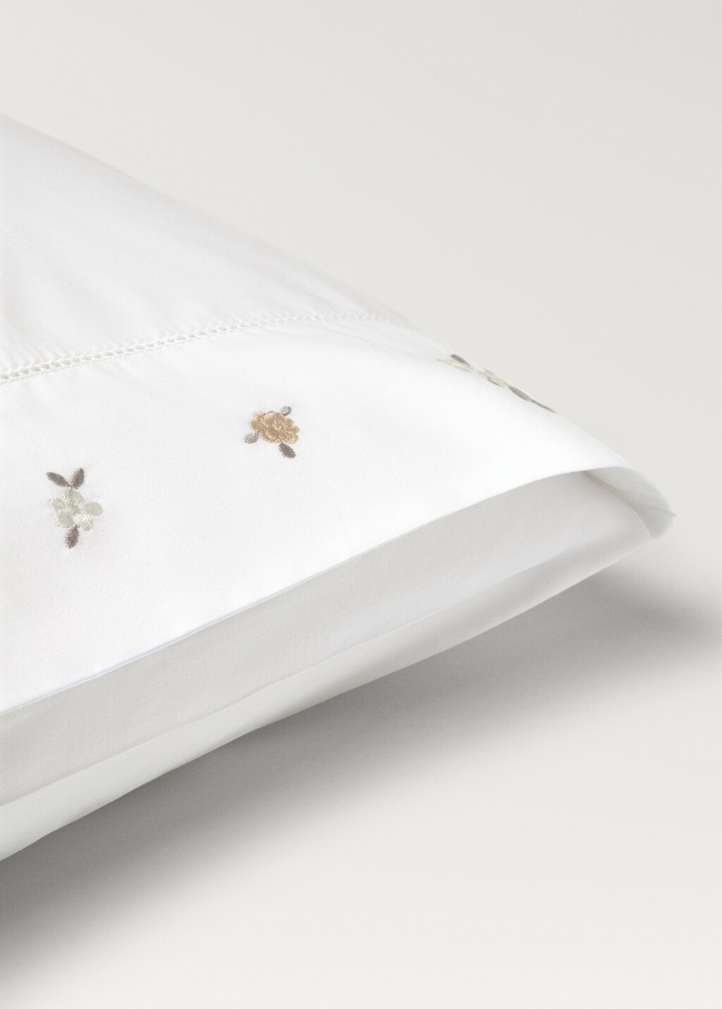 Cotton percale embroidered-flower children's pillowcase 30x50 cm