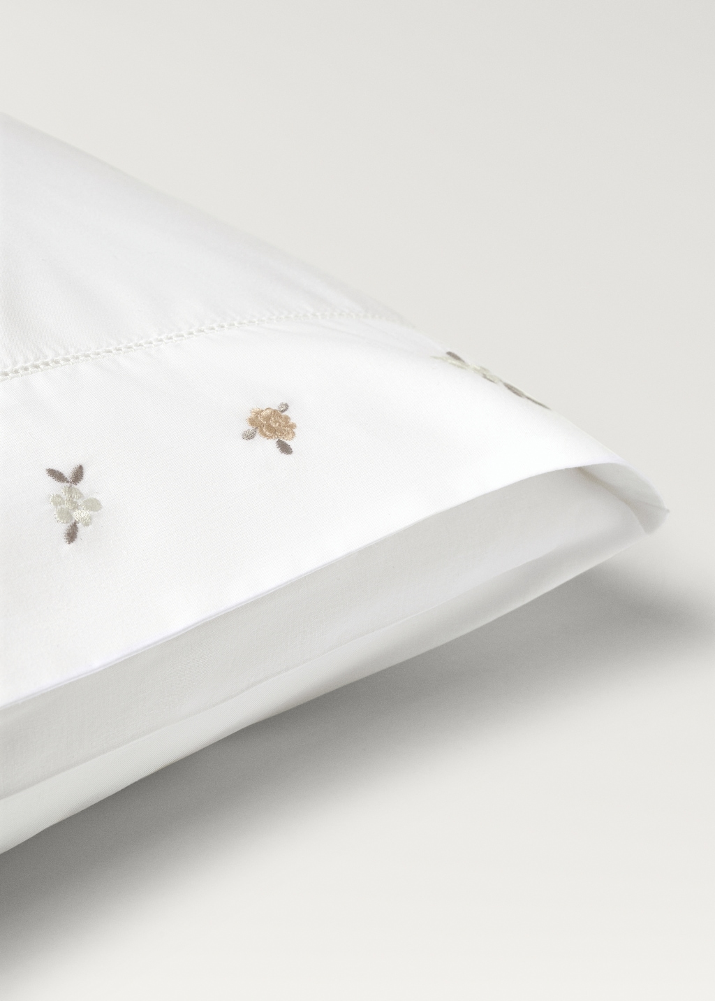 Cotton percale embroidered-flower children's pillowcase 30x50 cm