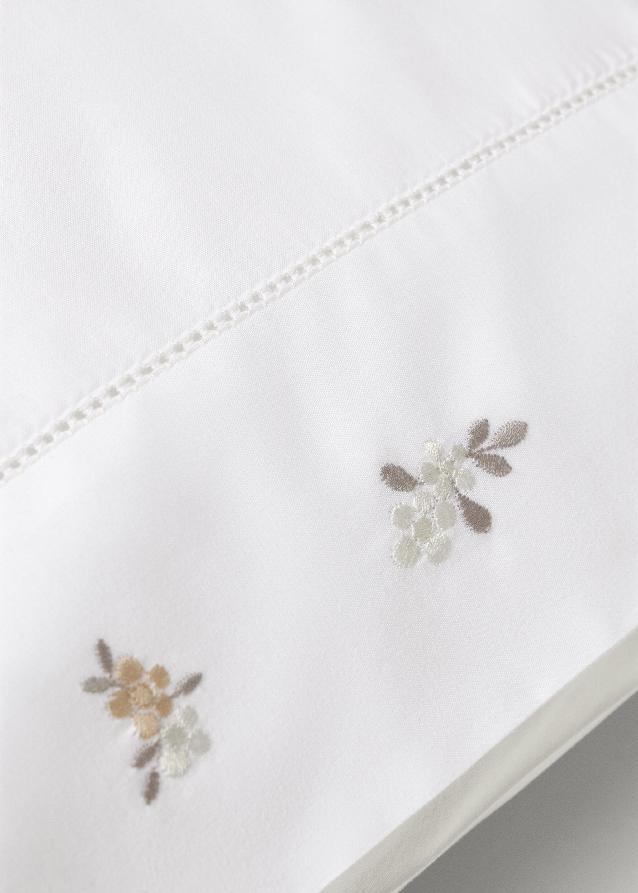 Cotton percale embroidered-flower children's pillowcase 50x75 cm - Details of the article 1