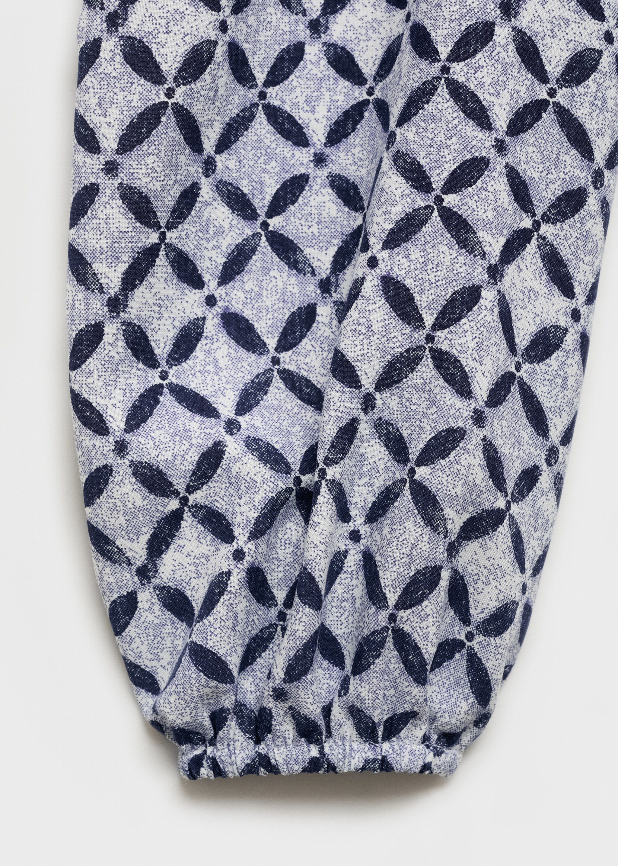 Asymmetric printed top - Details of the article 8
