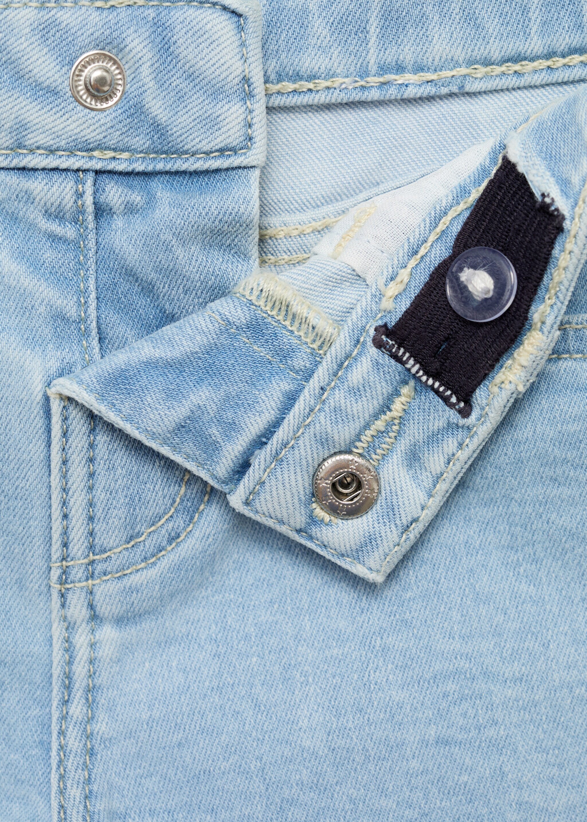 Shorts denim bajo deshilachado - Detalle del artículo 8