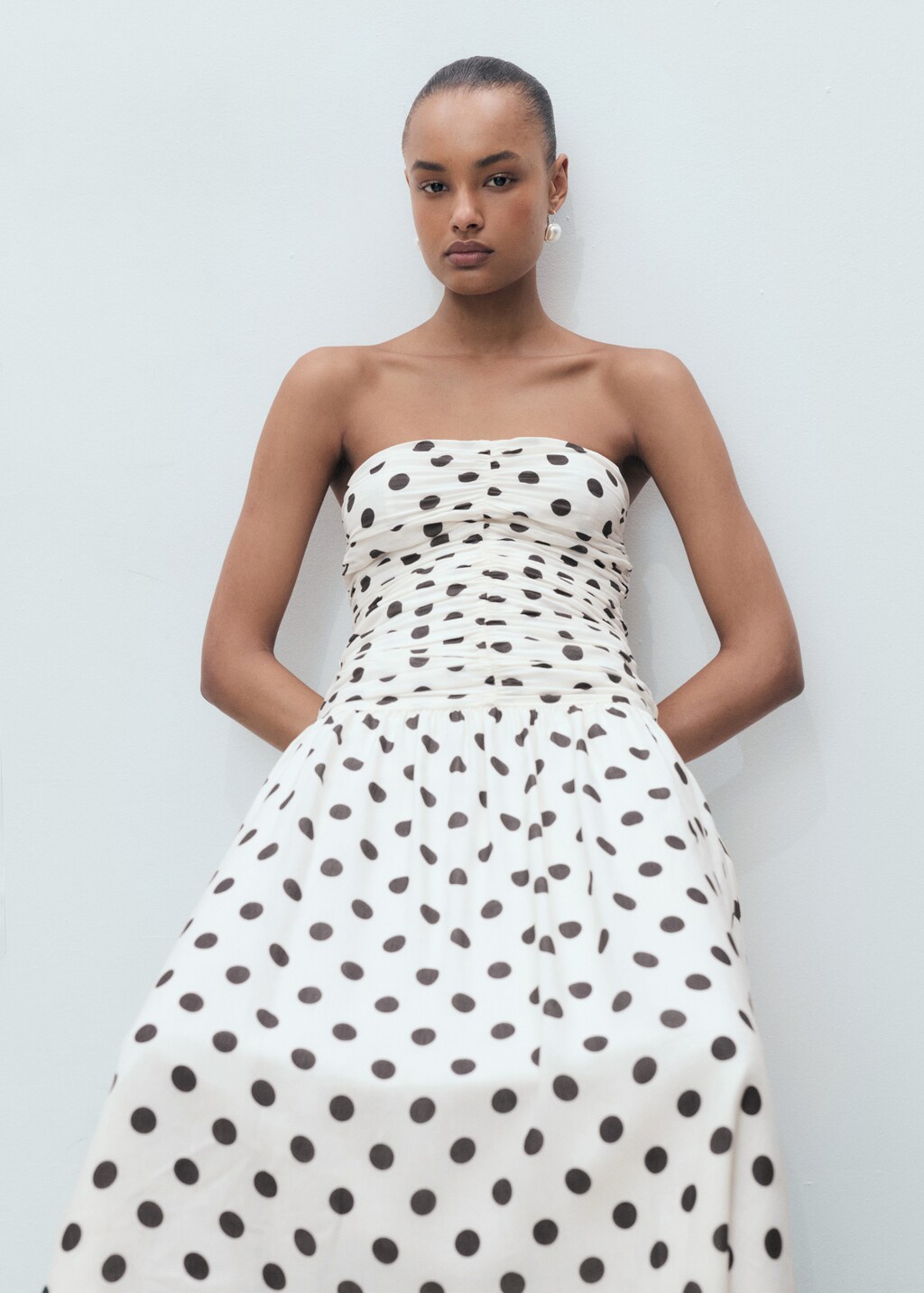 Polka-dot dress with draped body - Women | MANGO Netherlands