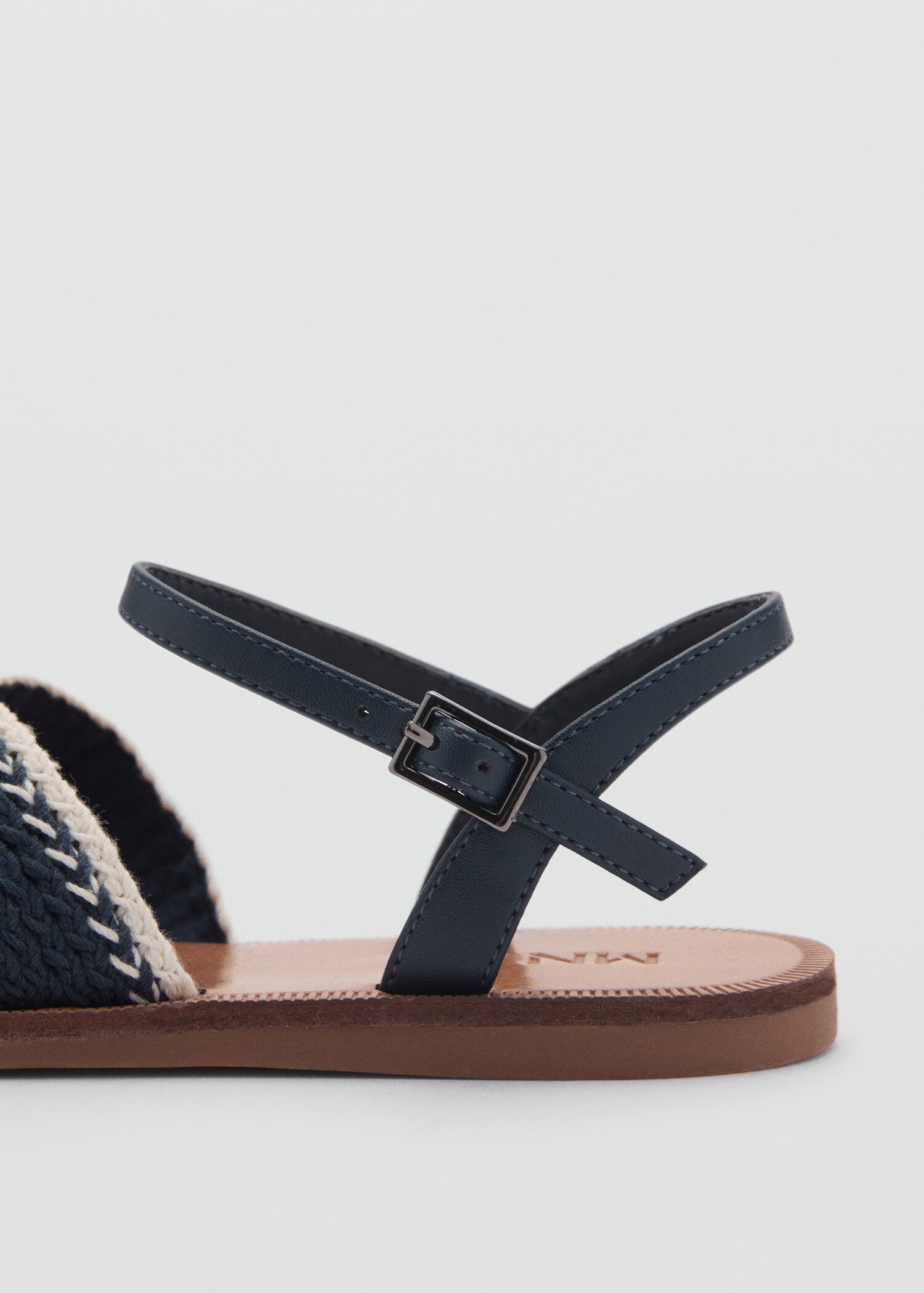 Criss-cross straps sandals - Details of the article 2