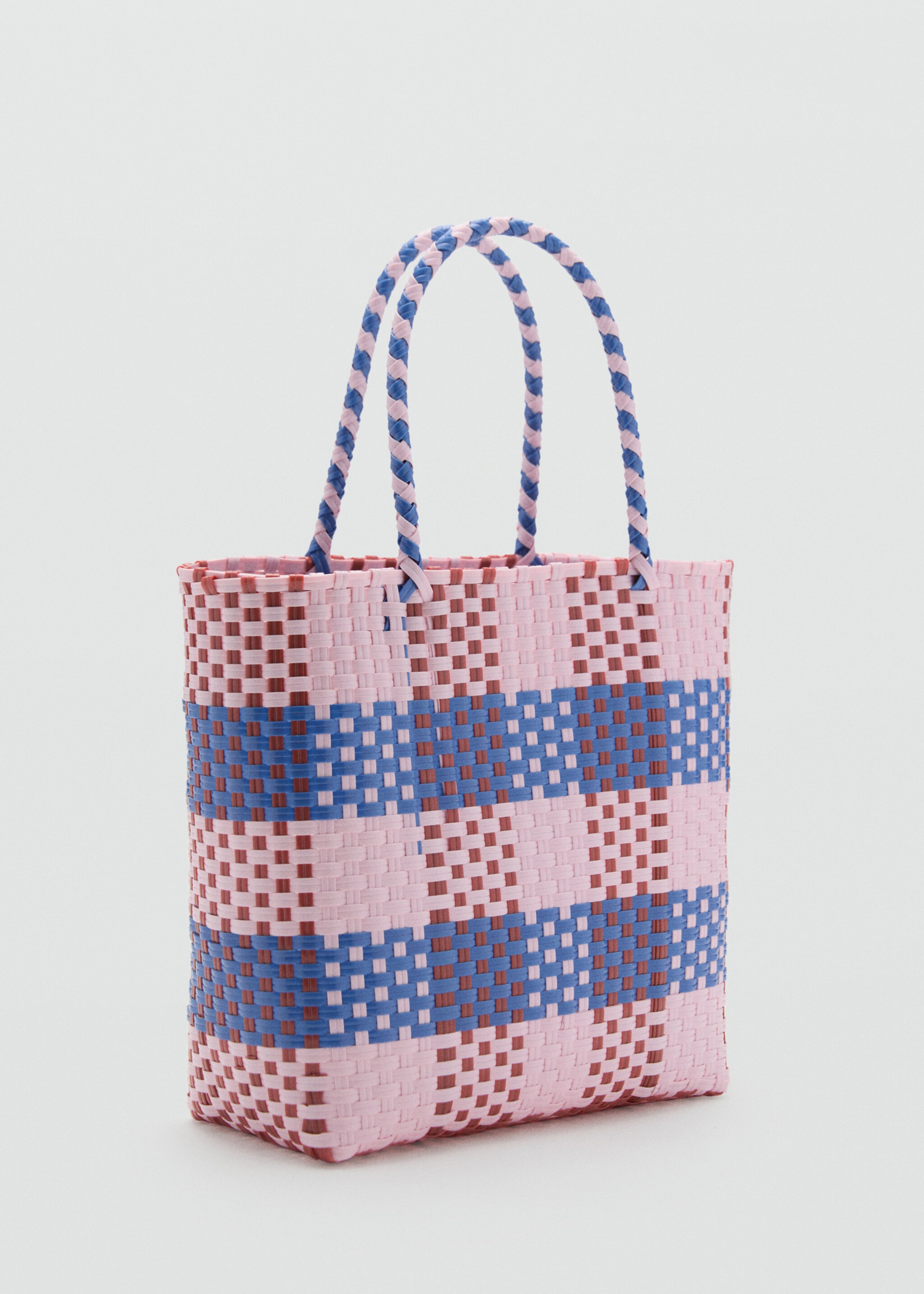 Bolso cesta tejida - Plano medio