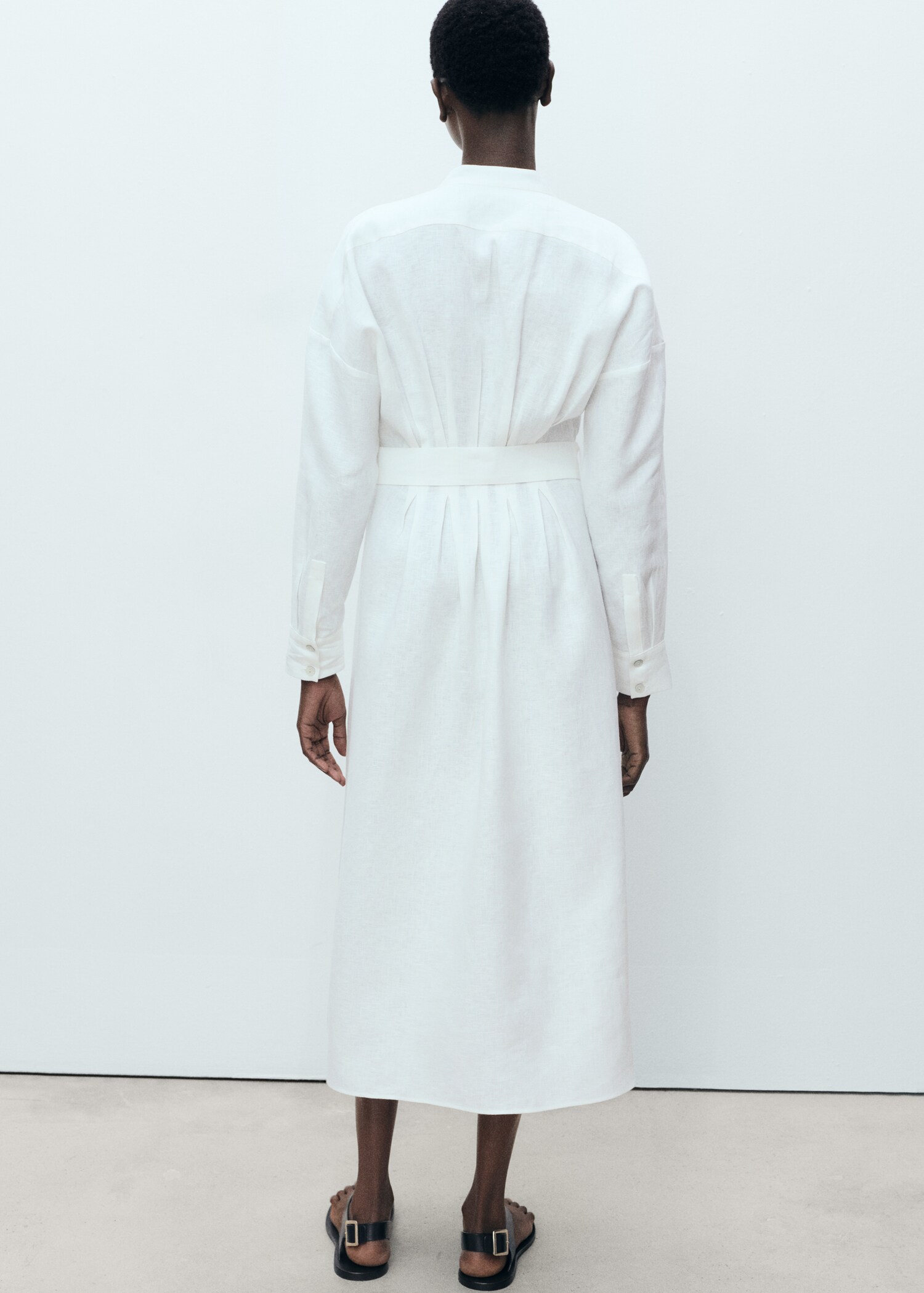 Vestido lino camisero cinturón - Reverso del artículo