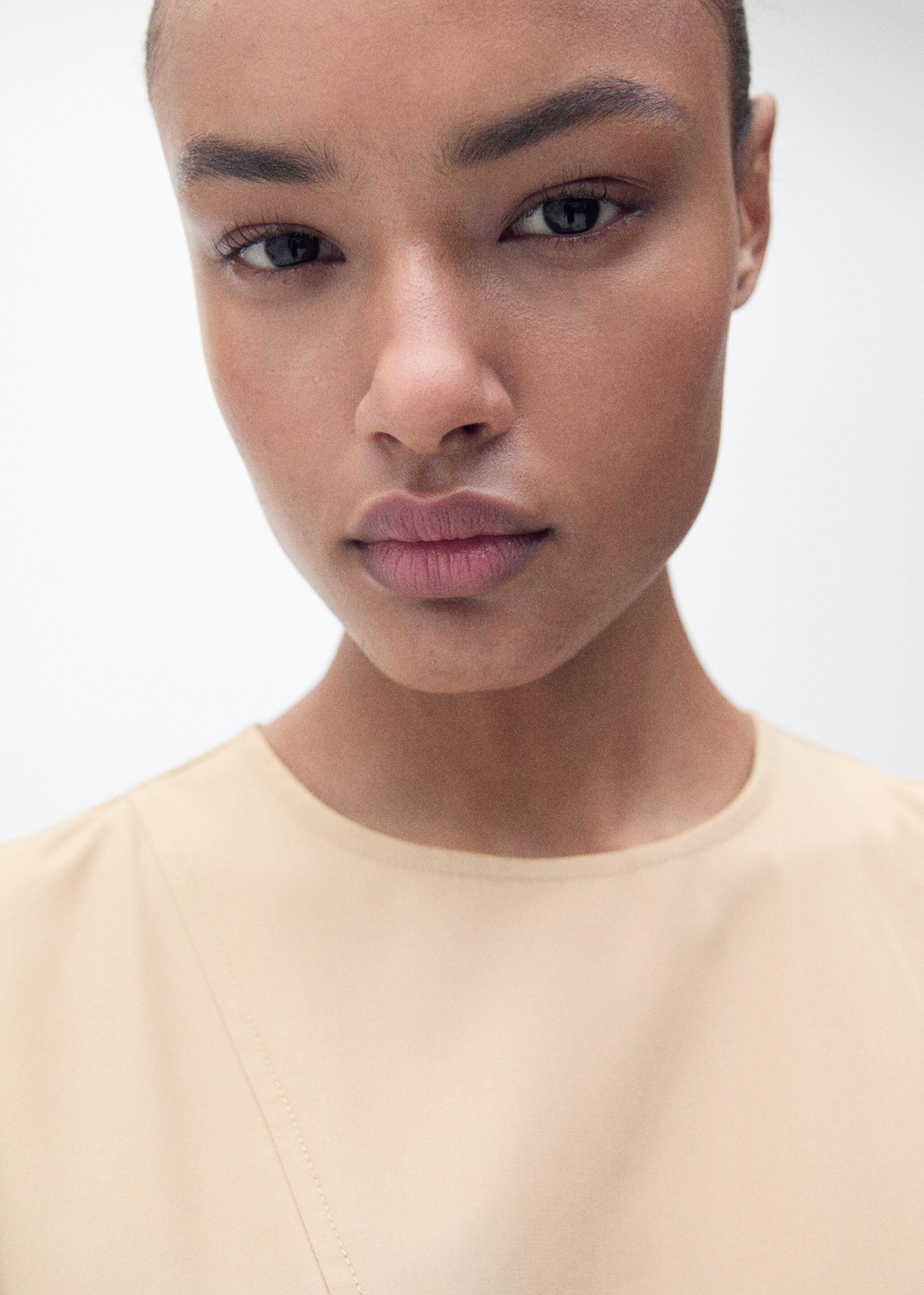 Asymmetrical dress with frayed hem - Details of the article 1