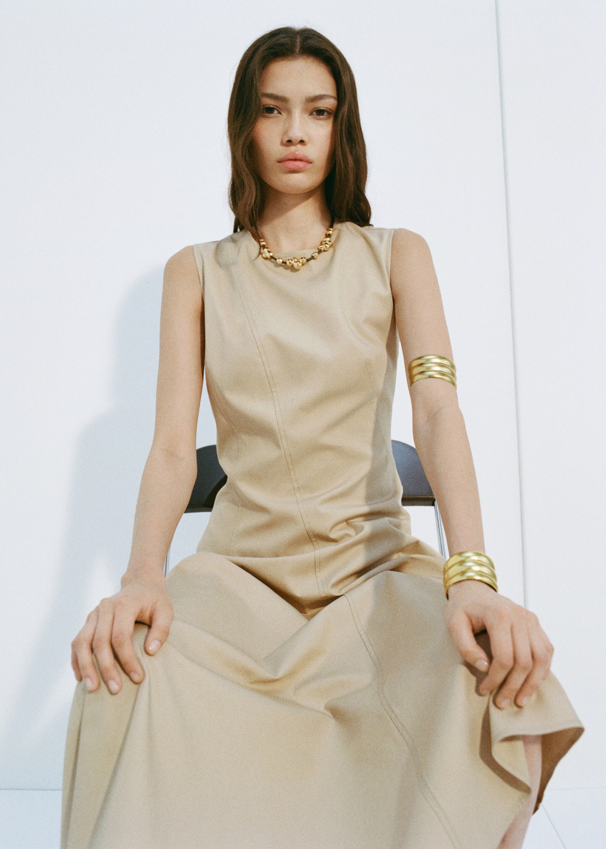 Asymmetrical dress with frayed hem - Details of the article 6