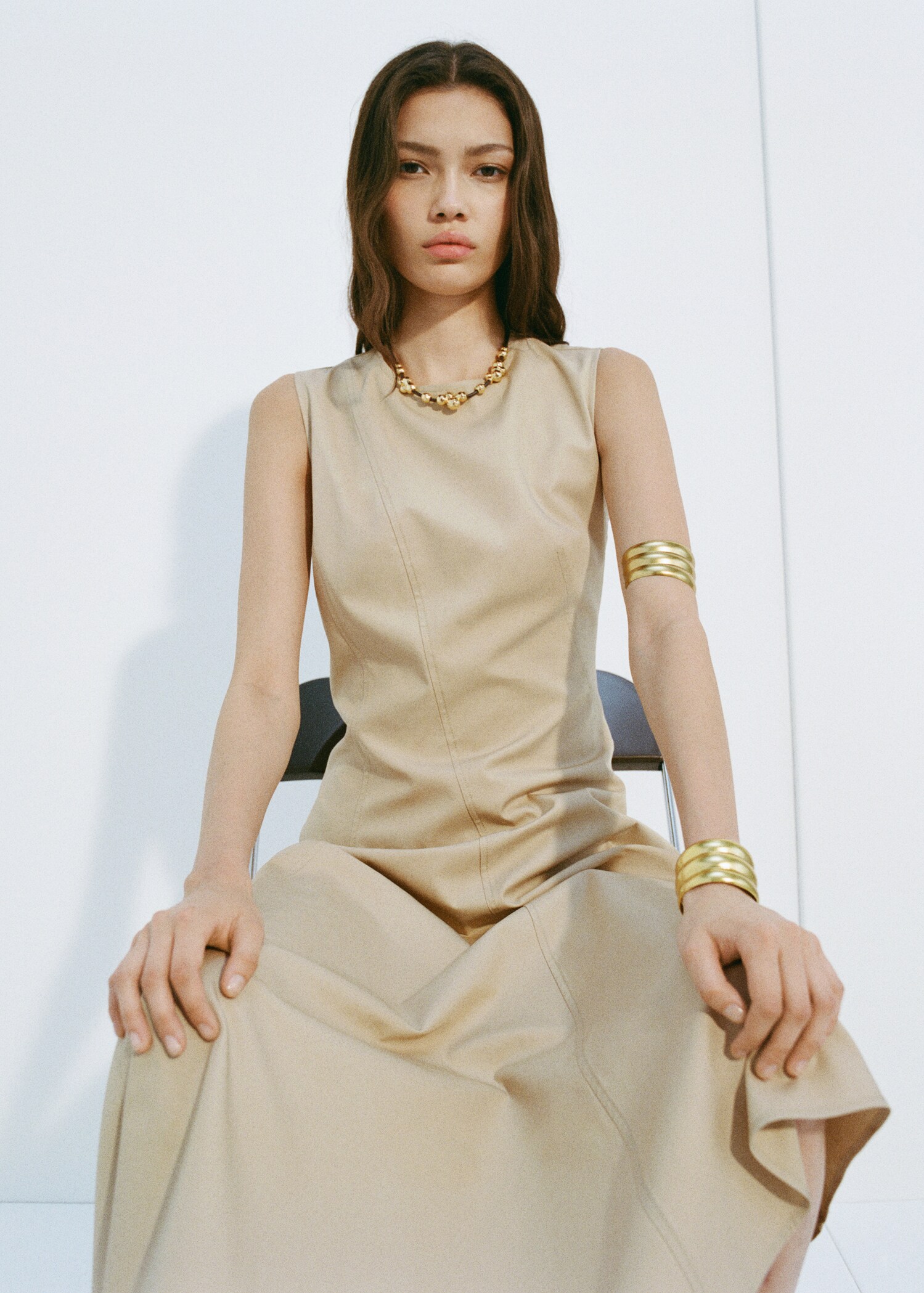Asymmetrical dress with frayed hem - Details of the article 6