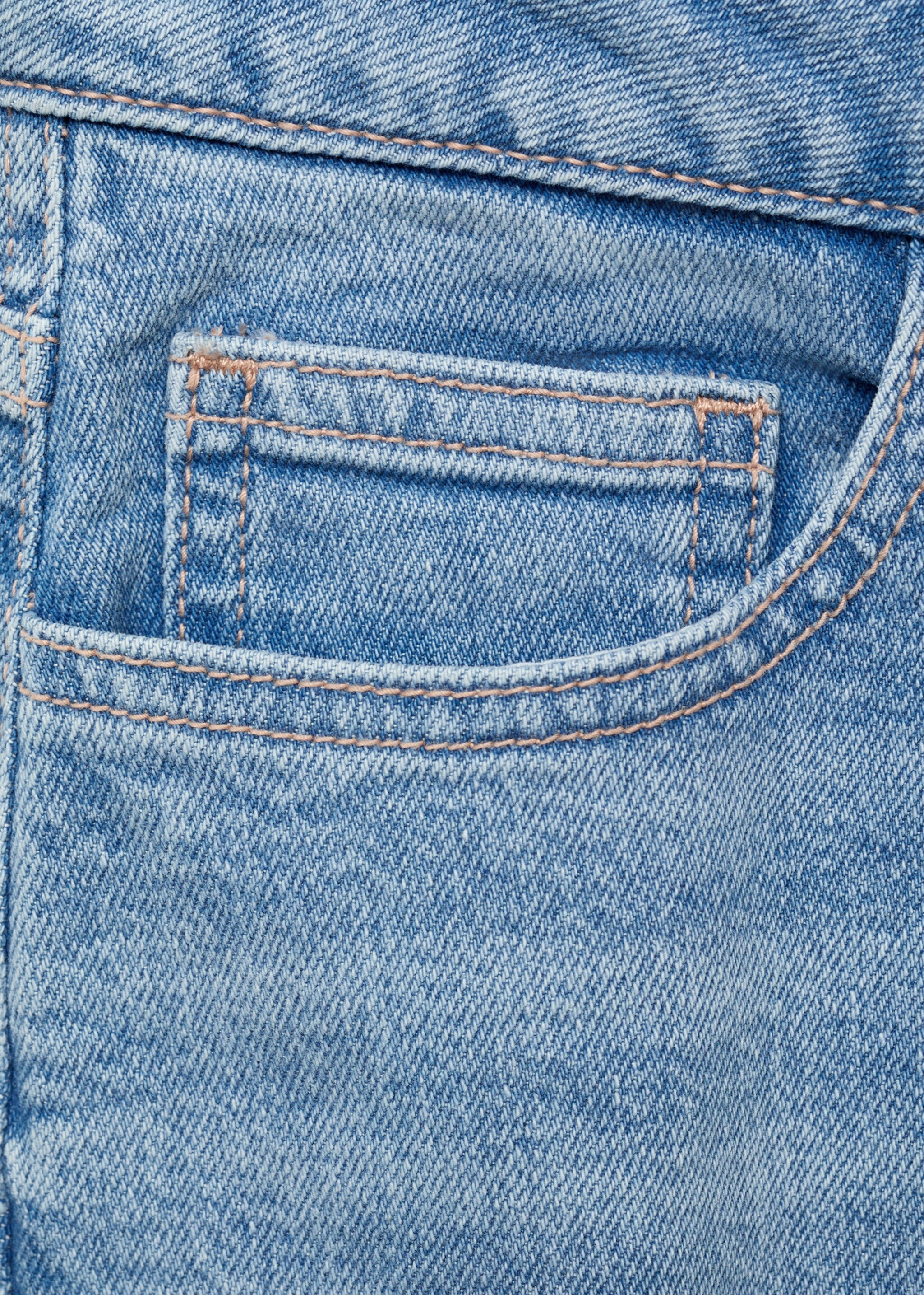 Denim shorts with turned-up hem - Details of the article 0