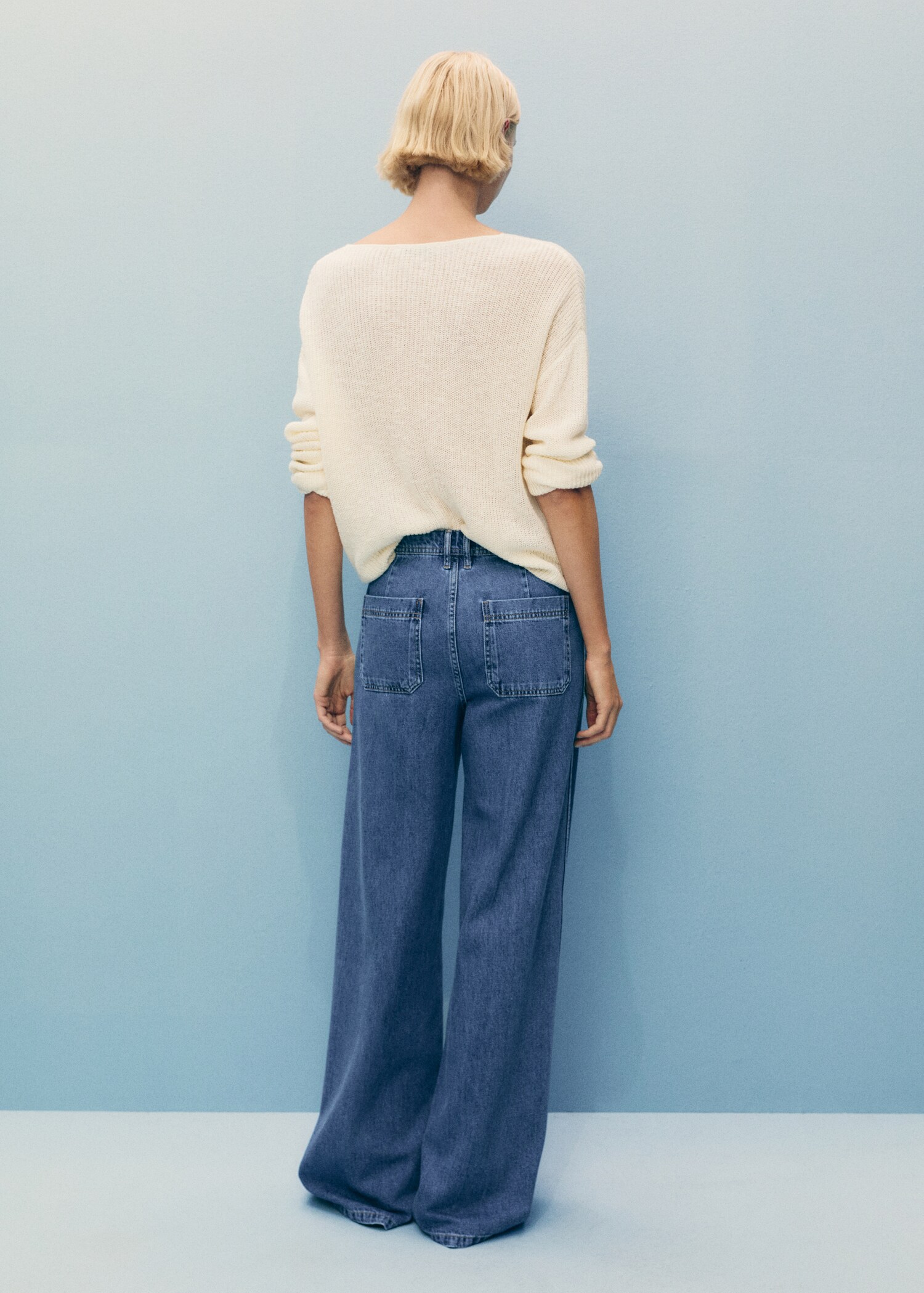 Wide-leg jeans with pockets - Reverse of the article