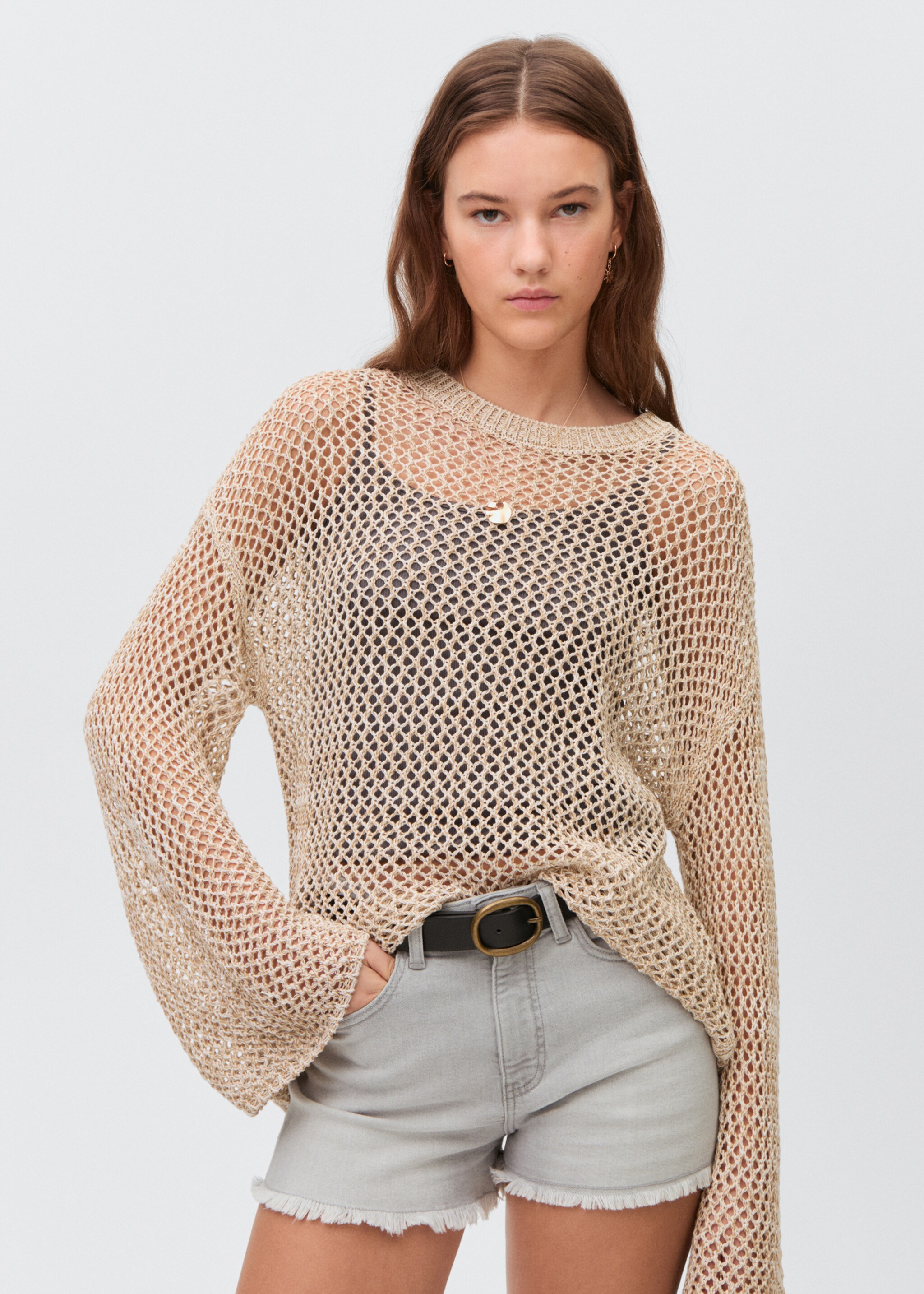 Short en jean revers effilochés - Plan moyen