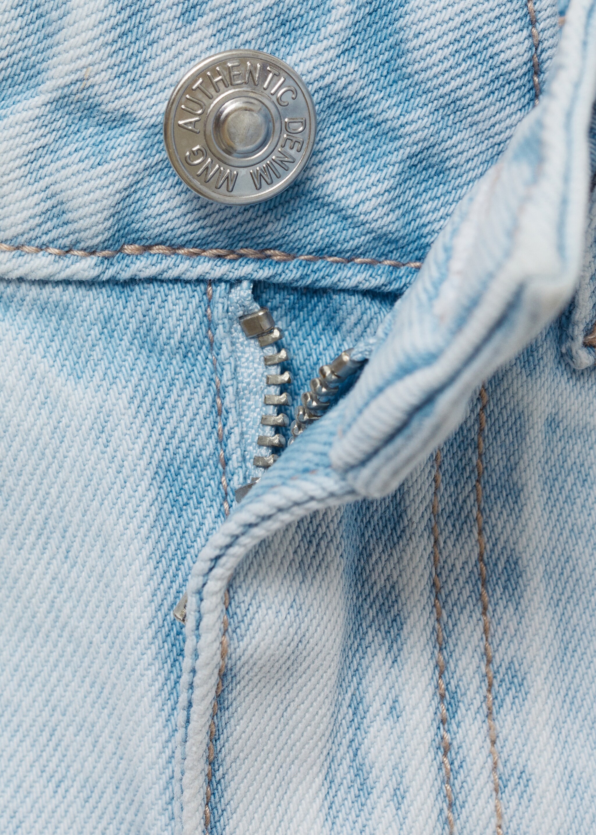 Broken denim shorts - Details of the article 8