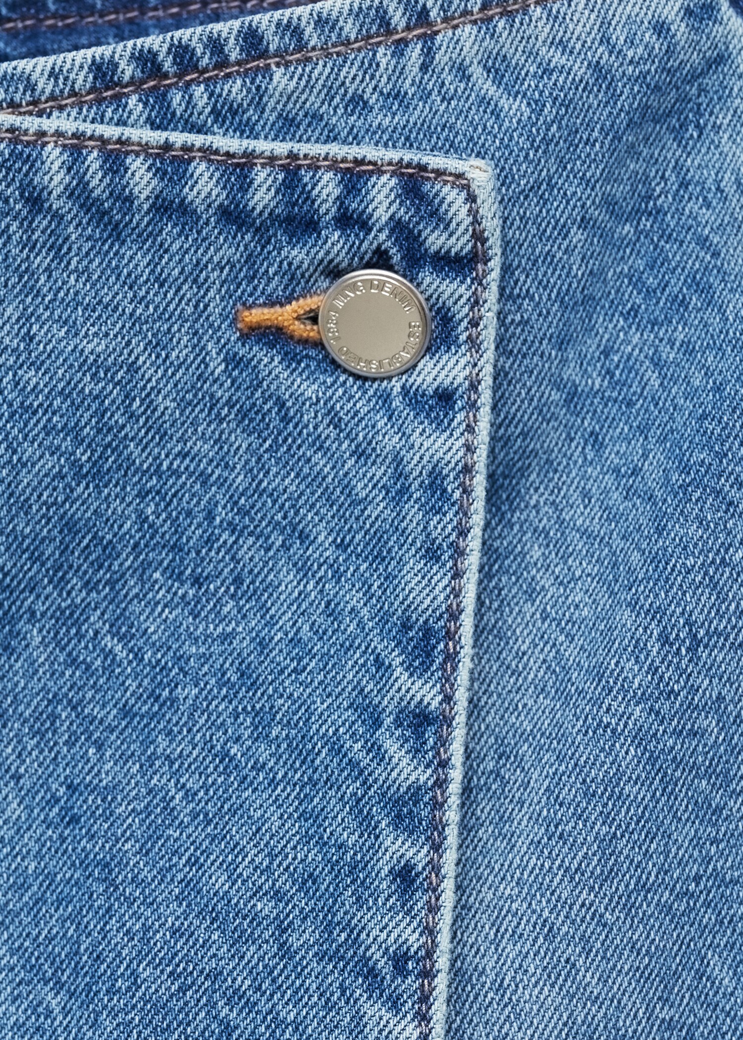 Jupe short en jean croisée - Détail de l'article 8