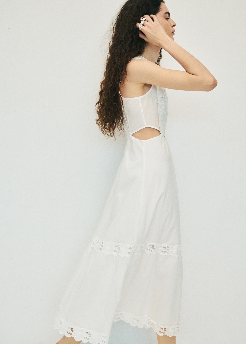 Embroidered dress with side slits